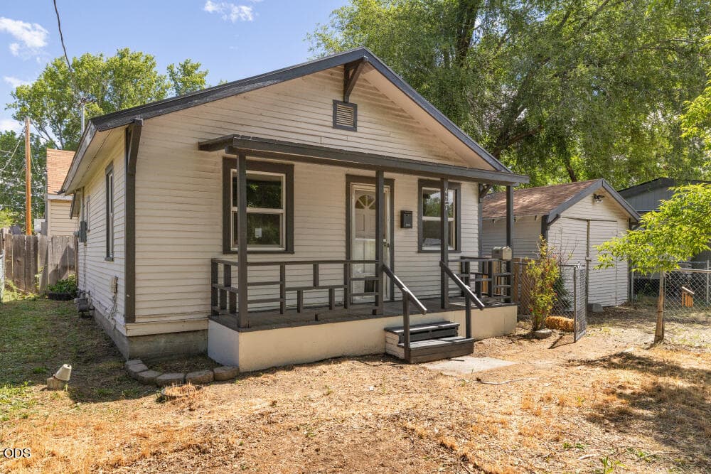 427MartinSt-14. Photo 4 of 22, 427 Martin Street, Klamath Falls, OR 97601