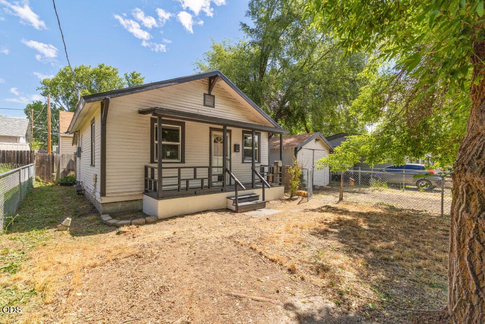 427MartinSt-13. Photo 2 of 22, 427 Martin Street, Klamath Falls, OR 97601