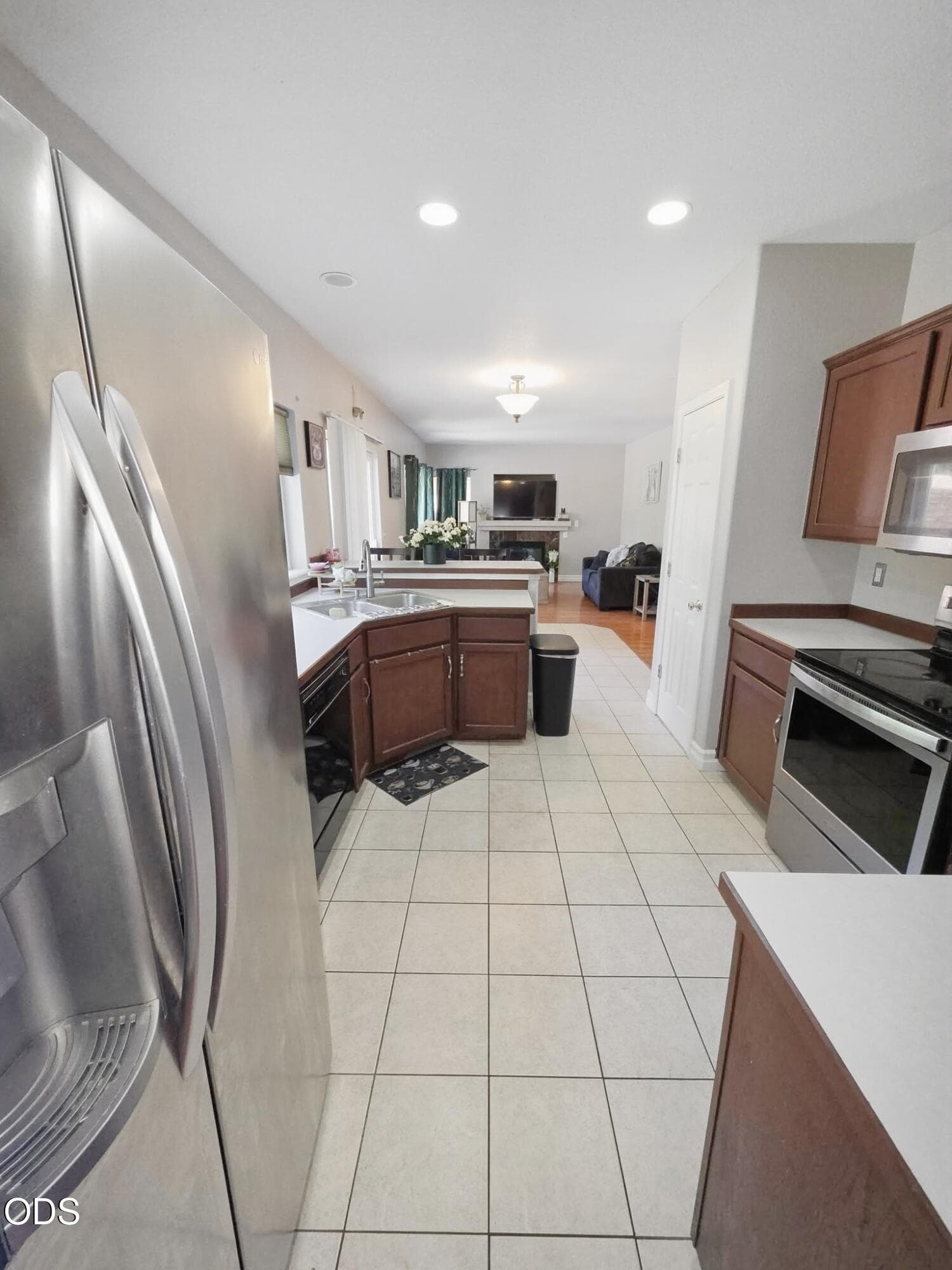 Kitchen. Photo 4 of 22, 919 NW Oak Lane, Redmond, OR 97756