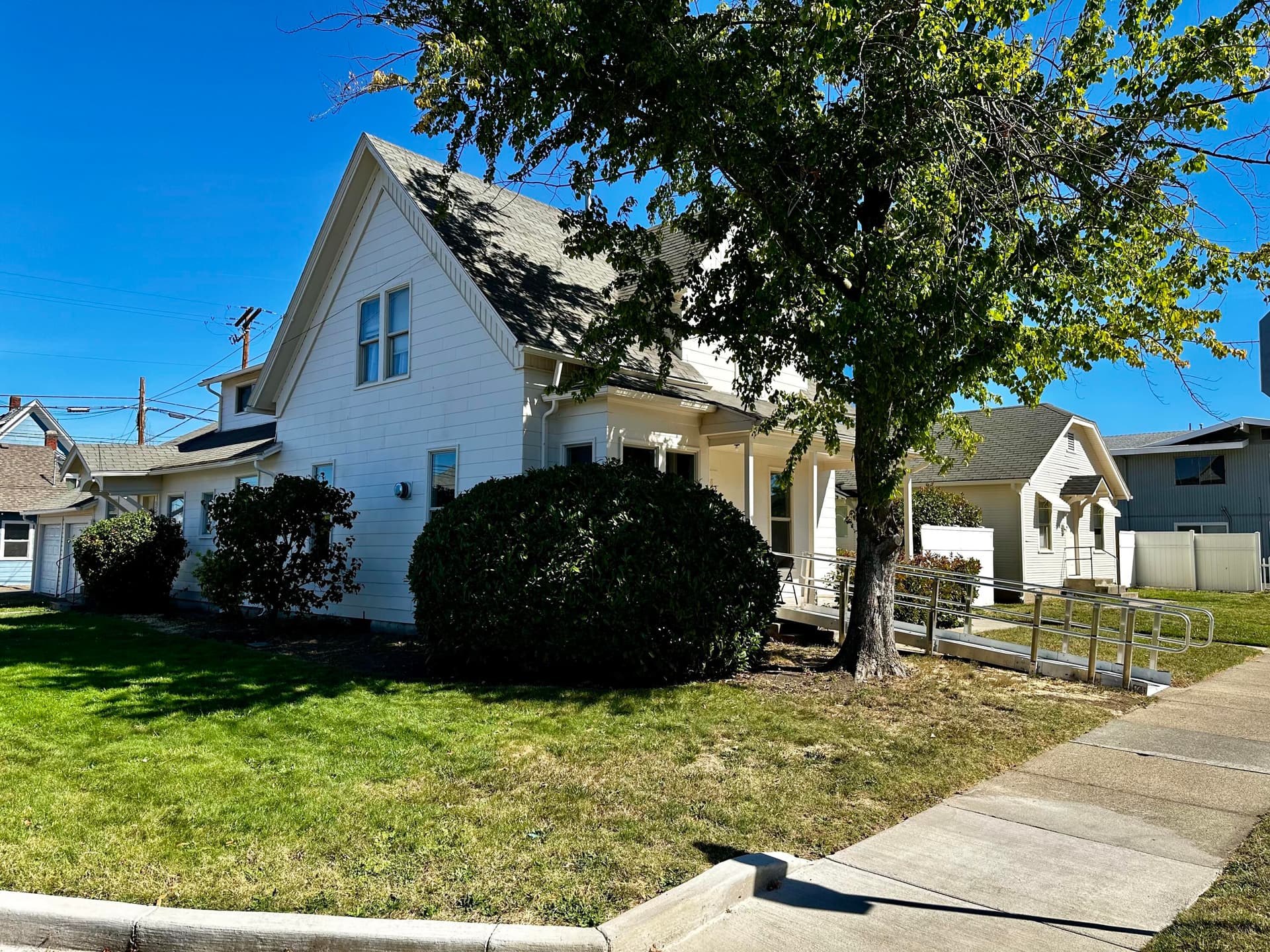IMG_3513. Photo 2 of 29, 325 W 4th Street, Medford, OR 97501