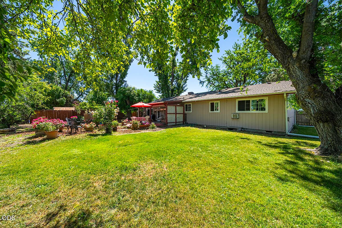 2. Photo 2 of 26, 2705 Randall Avenue, Central Point, OR 97502