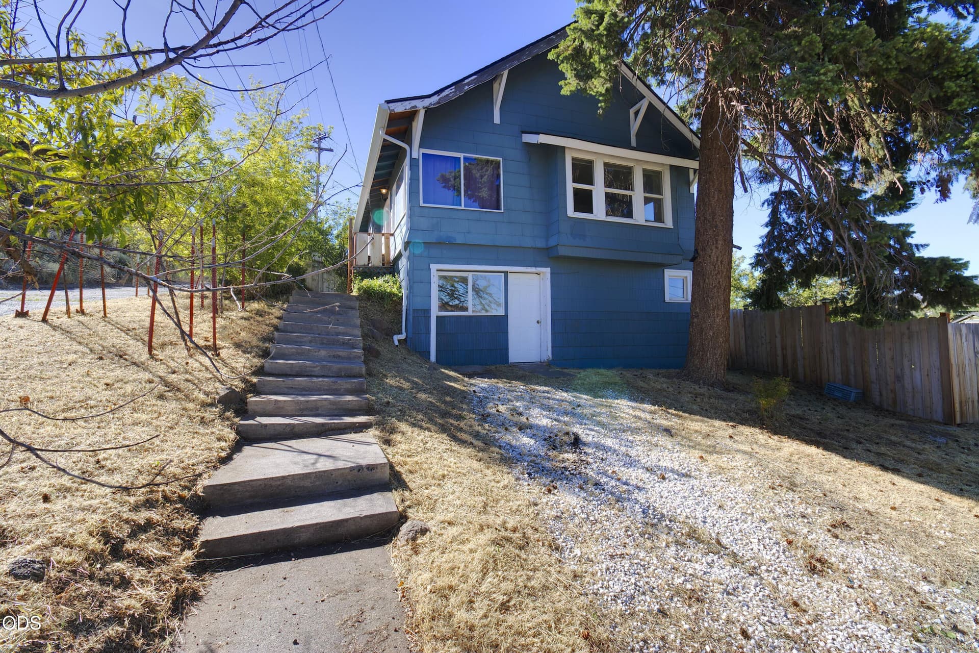3. Photo 2 of 20, 705 N 8th, Klamath Falls, OR 97601
