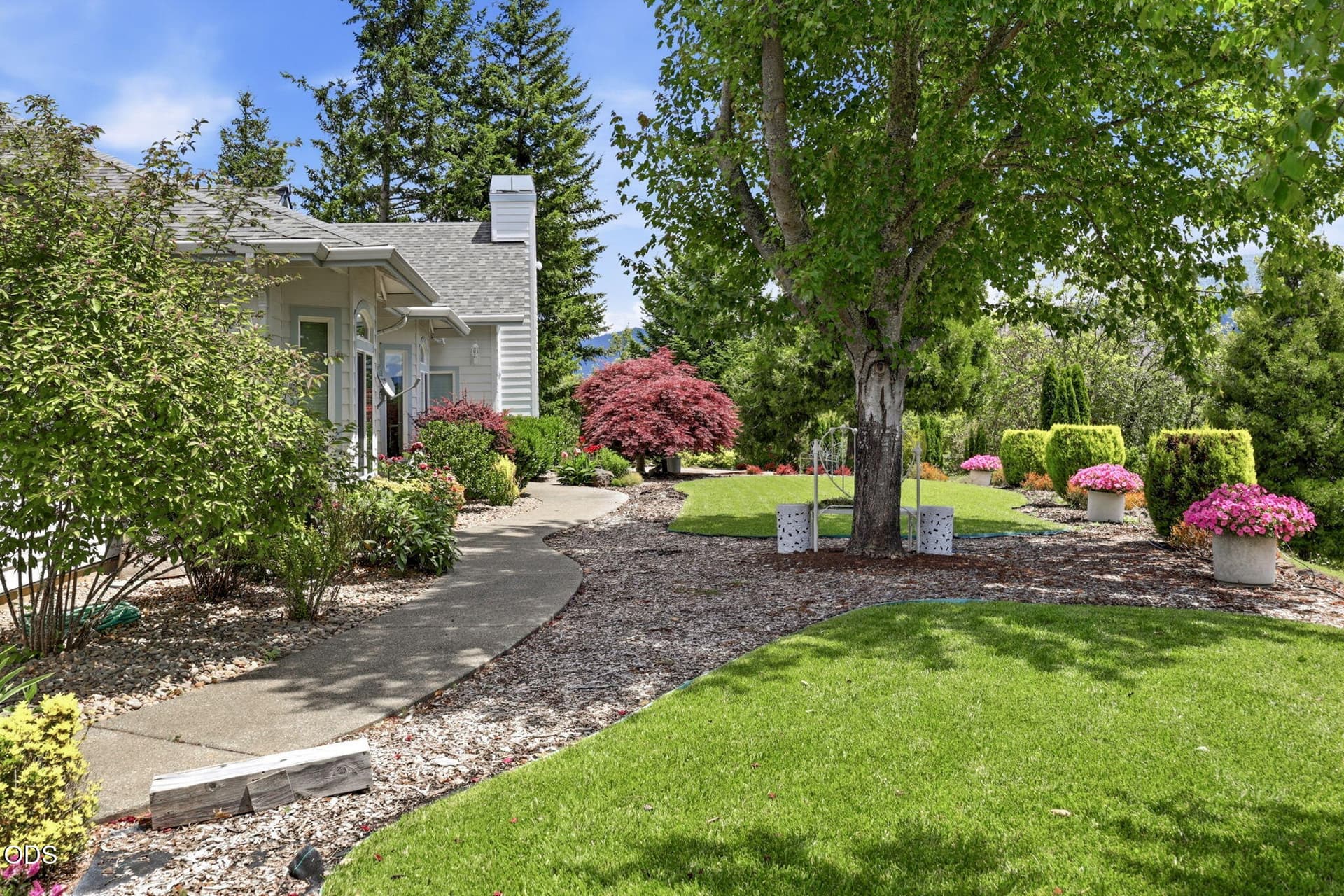 ApxJW00042. Photo 5 of 73, 764 Jess Way, Grants Pass, OR 97526