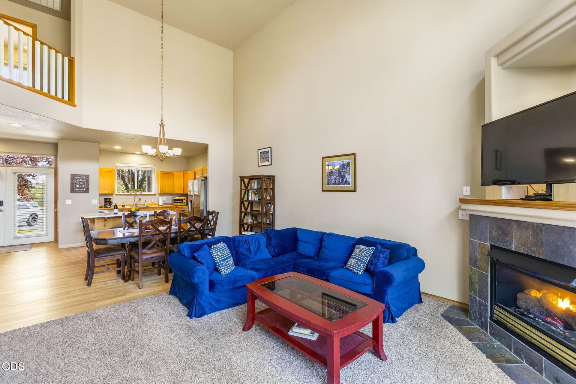 Great Room. Photo 5 of 41, 8540 Golden Pheasant Court, Redmond, OR 97756