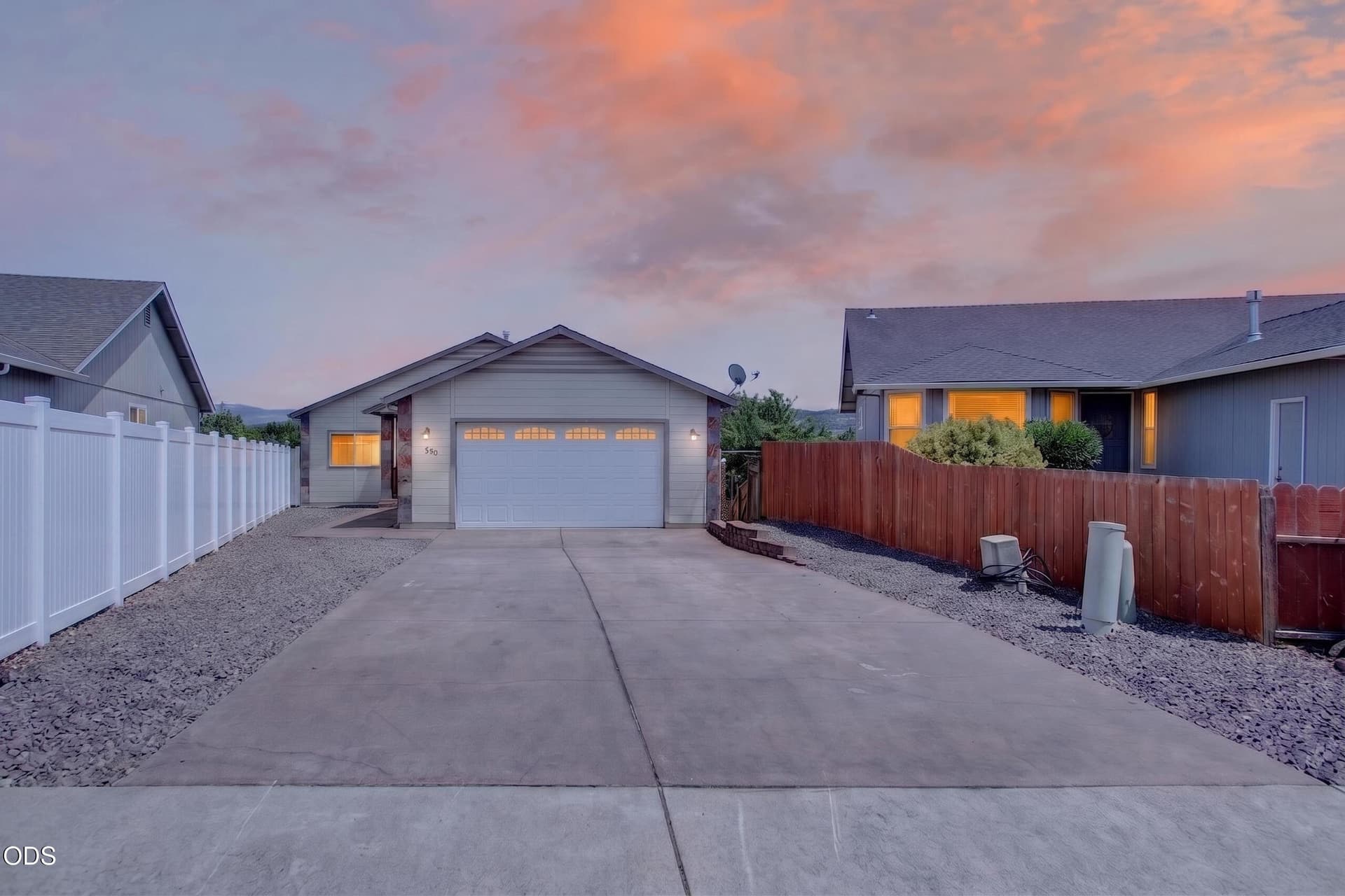 _MG_0749#twilight. Photo 1 of 40, 589 N Heights Drive, Eagle Point, OR 97524