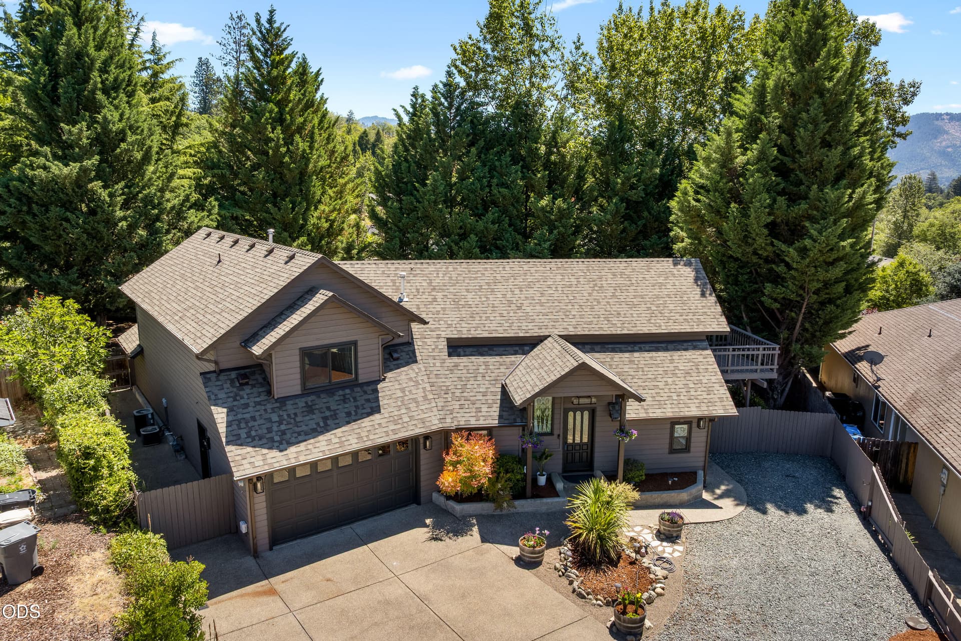 01-DRONE (1 of 5). Photo 2 of 49, 104 NW Dawnhill Court, Grants Pass, OR 97526