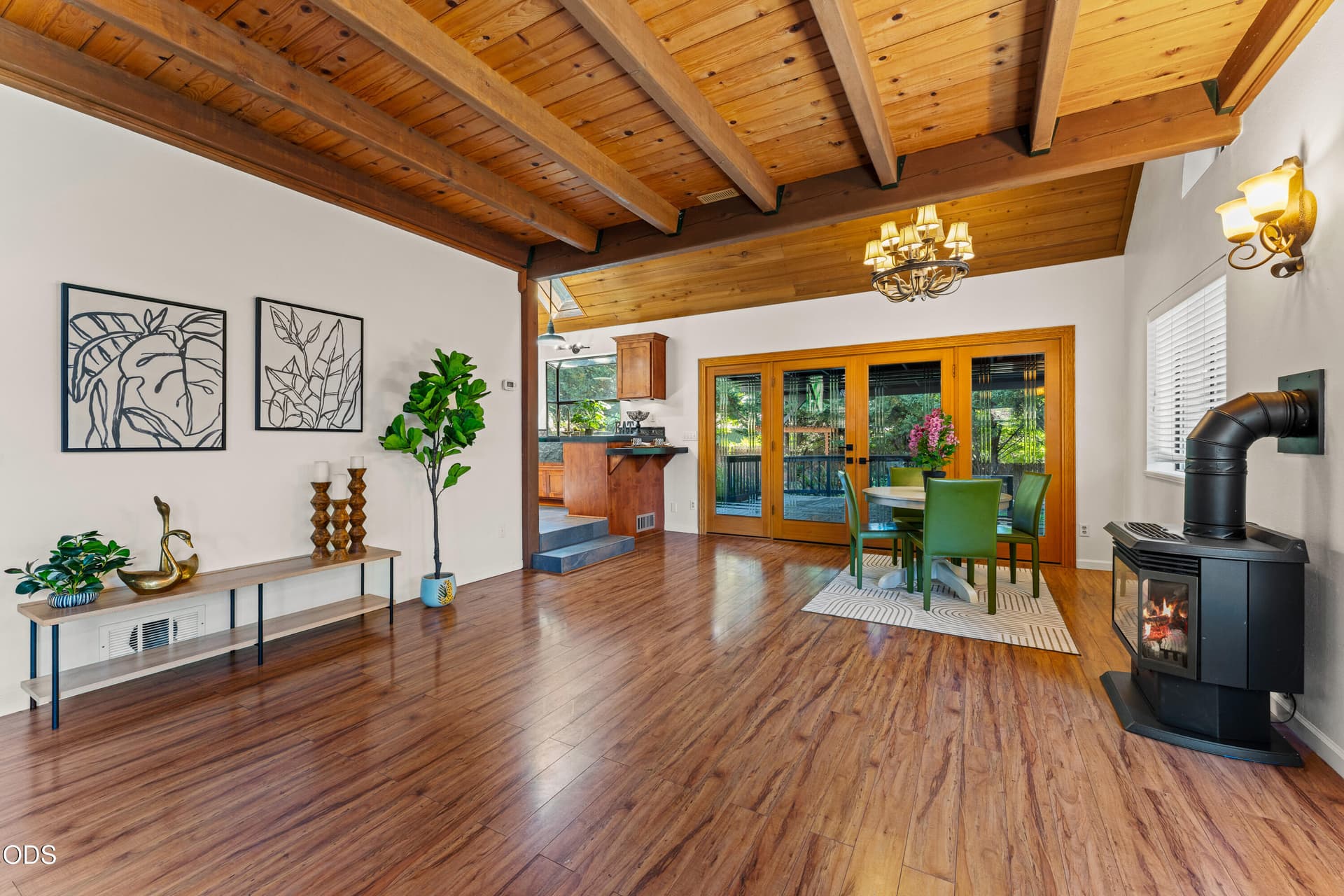 25-INT (3 of 28). Photo 5 of 49, 104 NW Dawnhill Court, Grants Pass, OR 97526