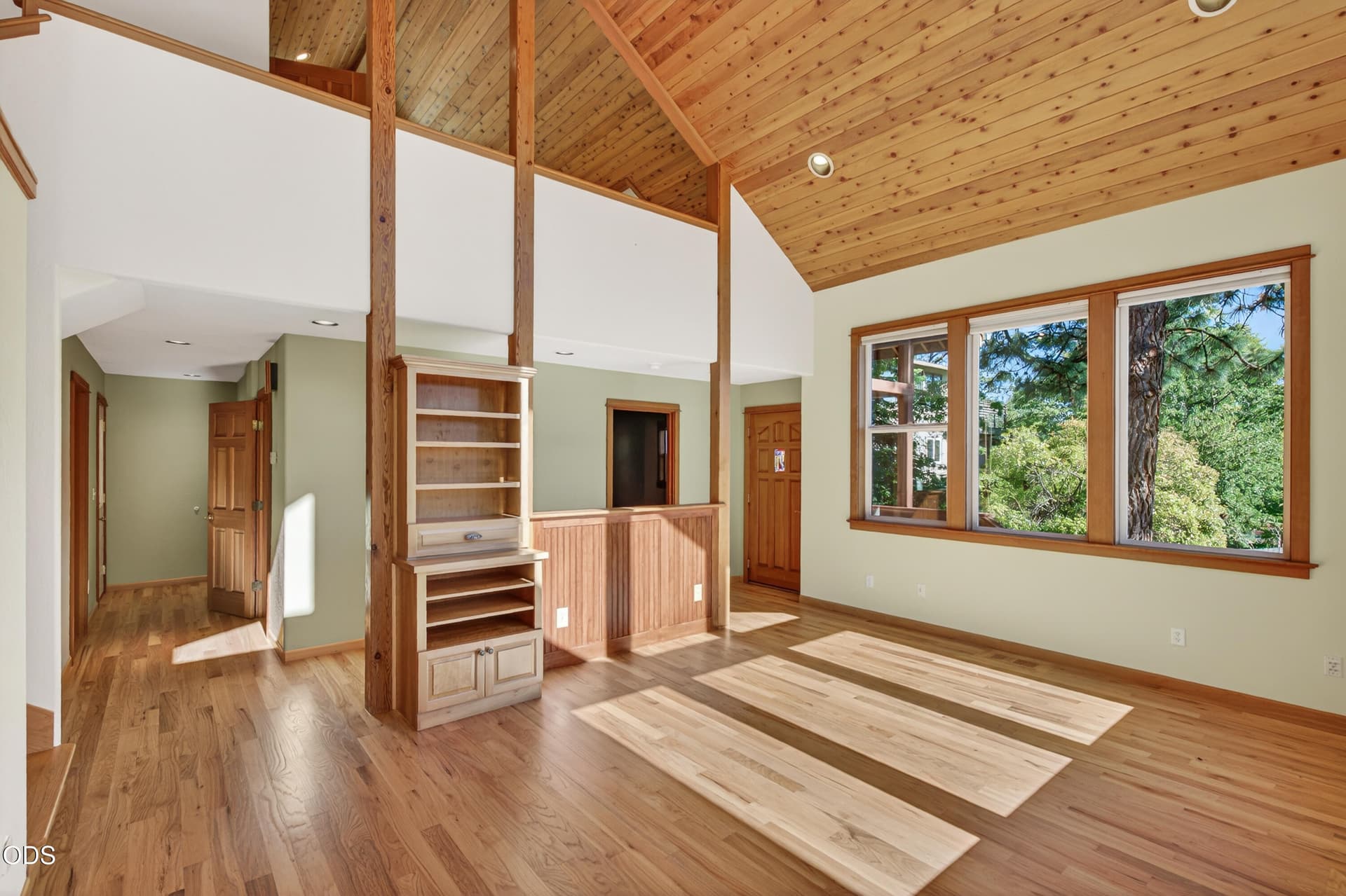 307 Hillcrest Street, Ashland, OR 97520. Photo 5 of 40, 307 Hillcrest Street, Ashland, OR 97520