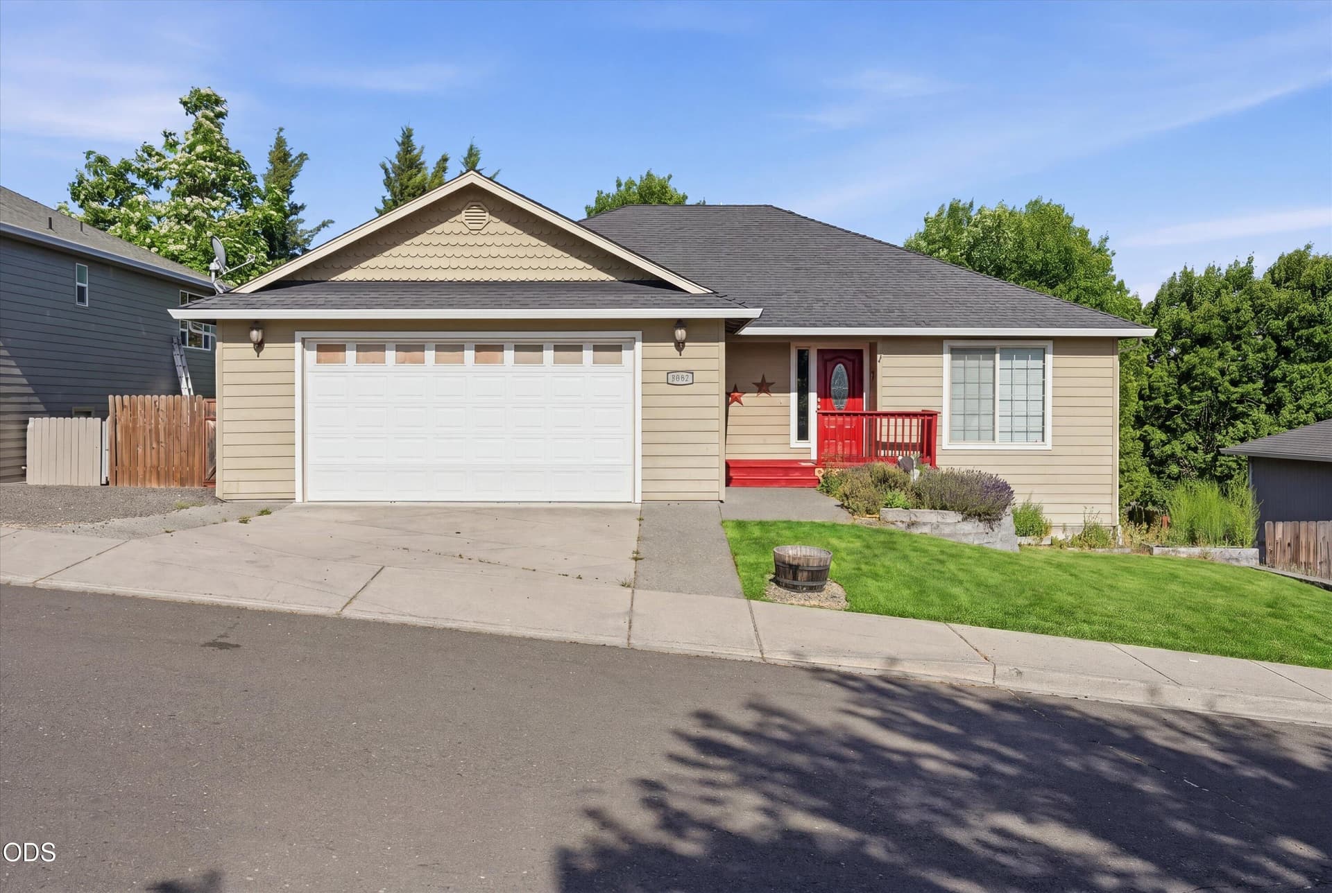 02_02-1056 Highlands Dr-2. Photo 3 of 44, 1056 Highlands Drive, Eagle Point, OR 97524