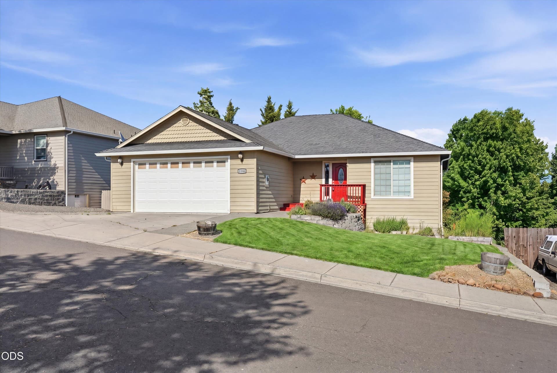 04_04-1056 Highlands Dr-4. Photo 5 of 44, 1056 Highlands Drive, Eagle Point, OR 97524