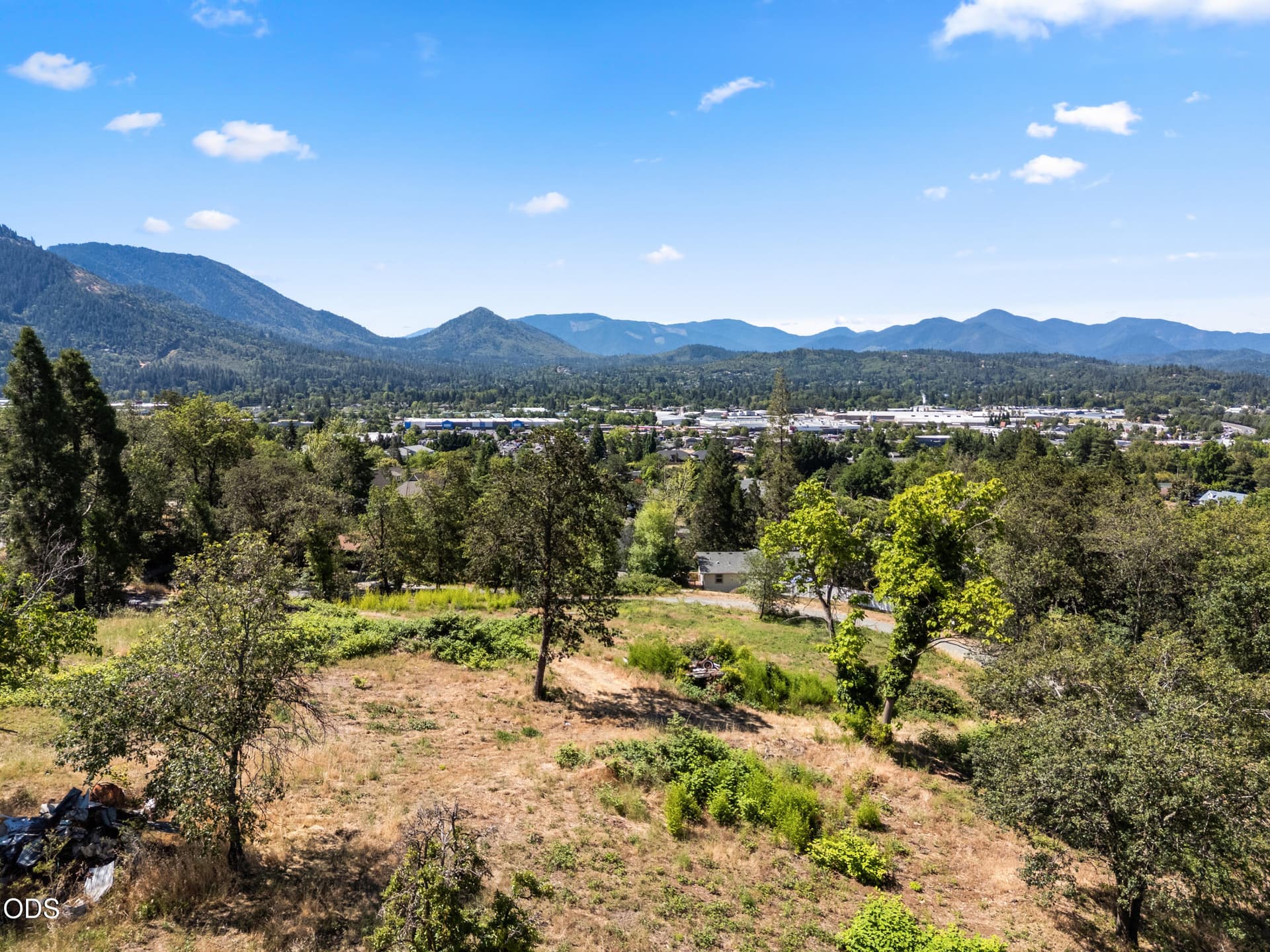 2_701 ne tokay heights-drone-01. Photo 1 of 21, 701 NE Tokay, Grants Pass, OR 97526