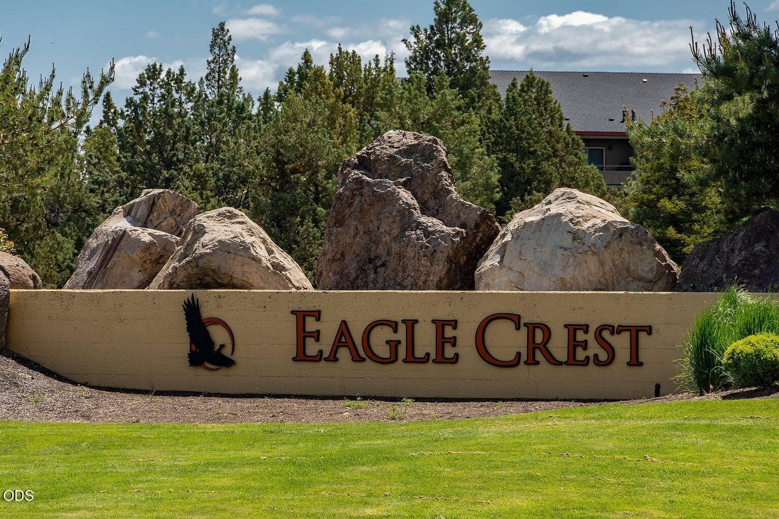 EC Sign use. Photo 4 of 34, 1970 Redtail Hawk Drive, Redmond, OR 97756