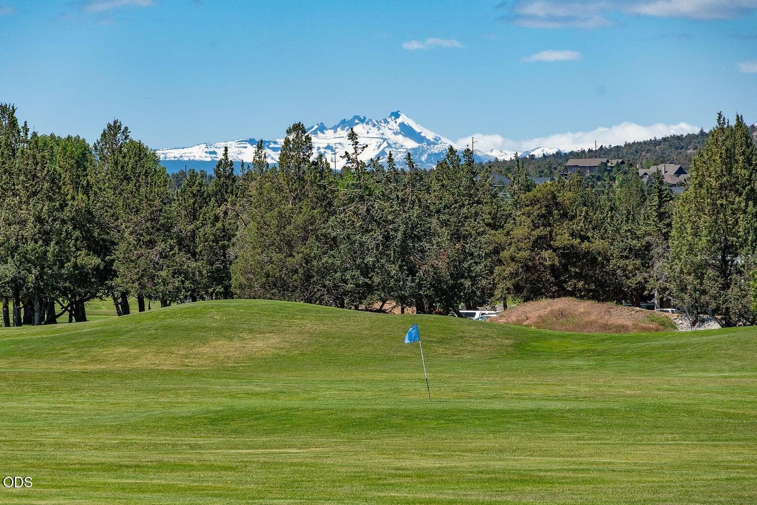 EC Golf 4. Photo 2 of 34, 1970 Redtail Hawk Drive, Redmond, OR 97756