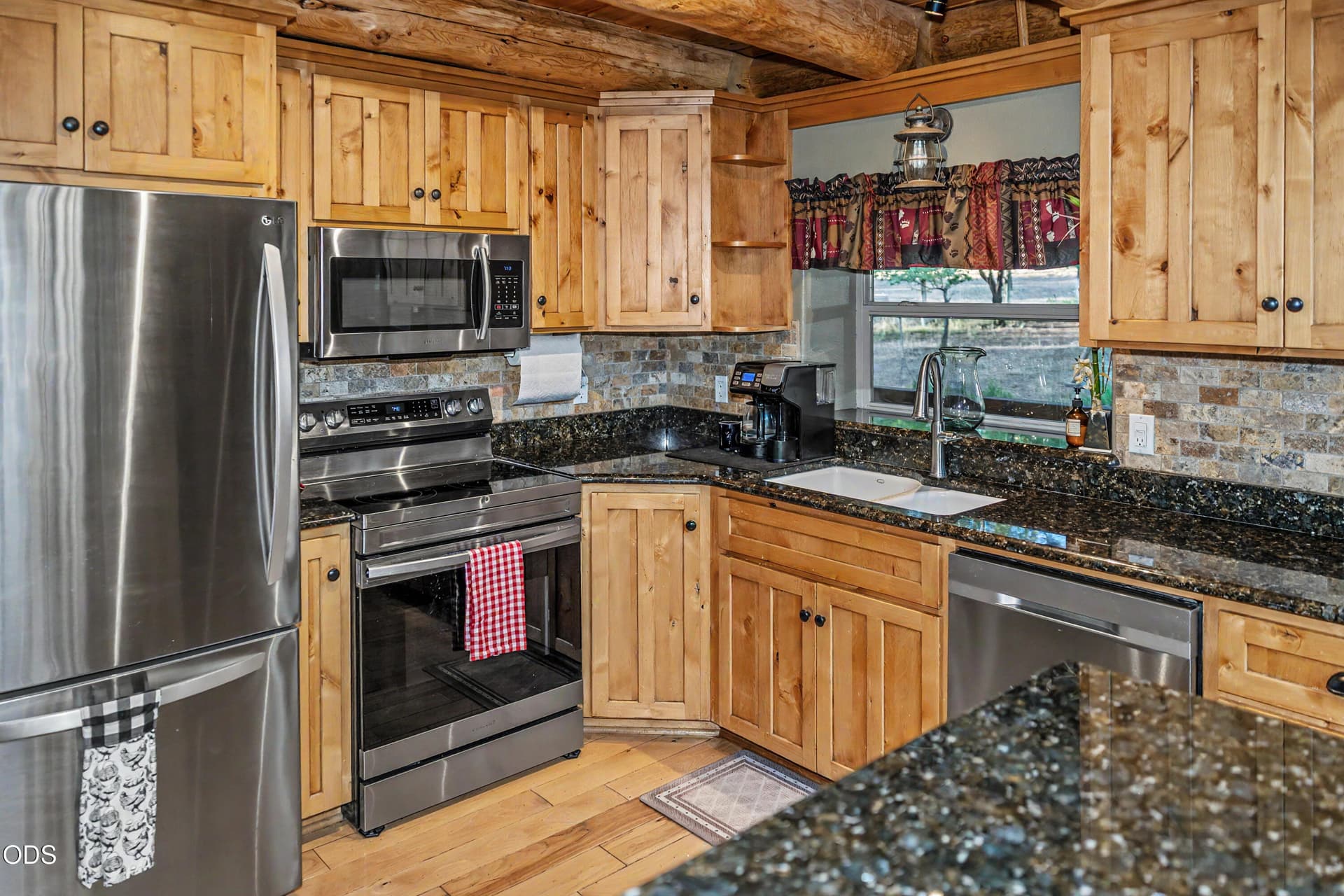 335A0513. Photo 4 of 61, 28333 Yonna Wood Road, Bonanza, OR 97623