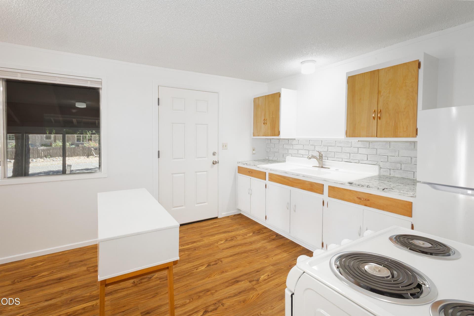 Kitchenb. Photo 3 of 28, 315 S Old Stage Road, Cave Junction, OR 97523