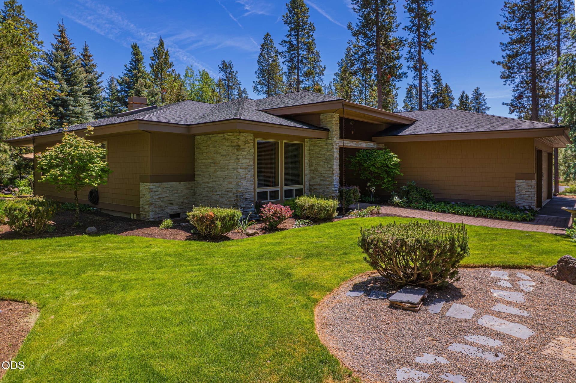 Exterior Front side. Photo 2 of 51, 4 Bunker Lane, Sunriver, OR 97707
