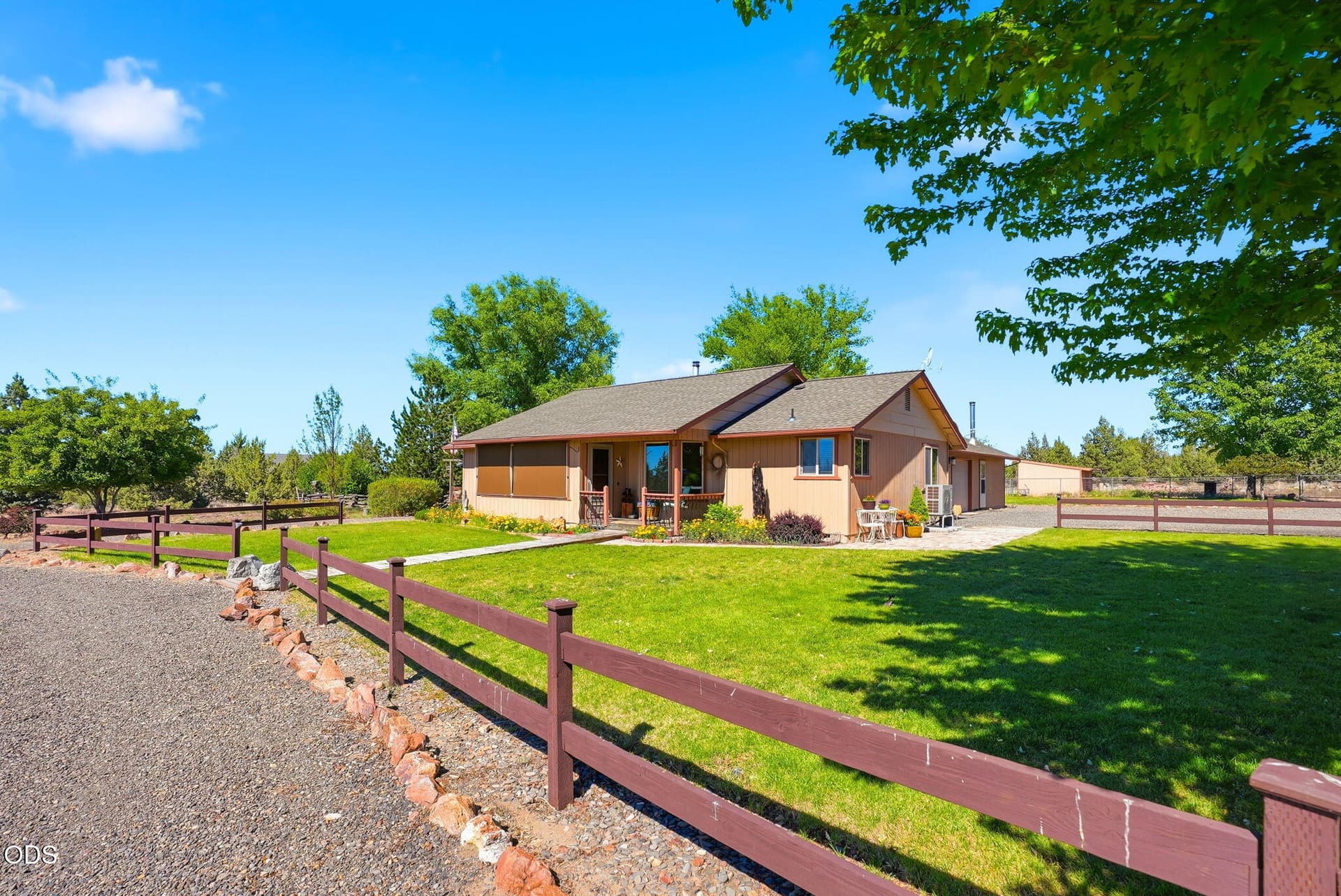 12-web-or-mls-Riley_Visuals_012. Photo 3 of 63, 7950 SW Copley Road, Powell Butte, OR 97753