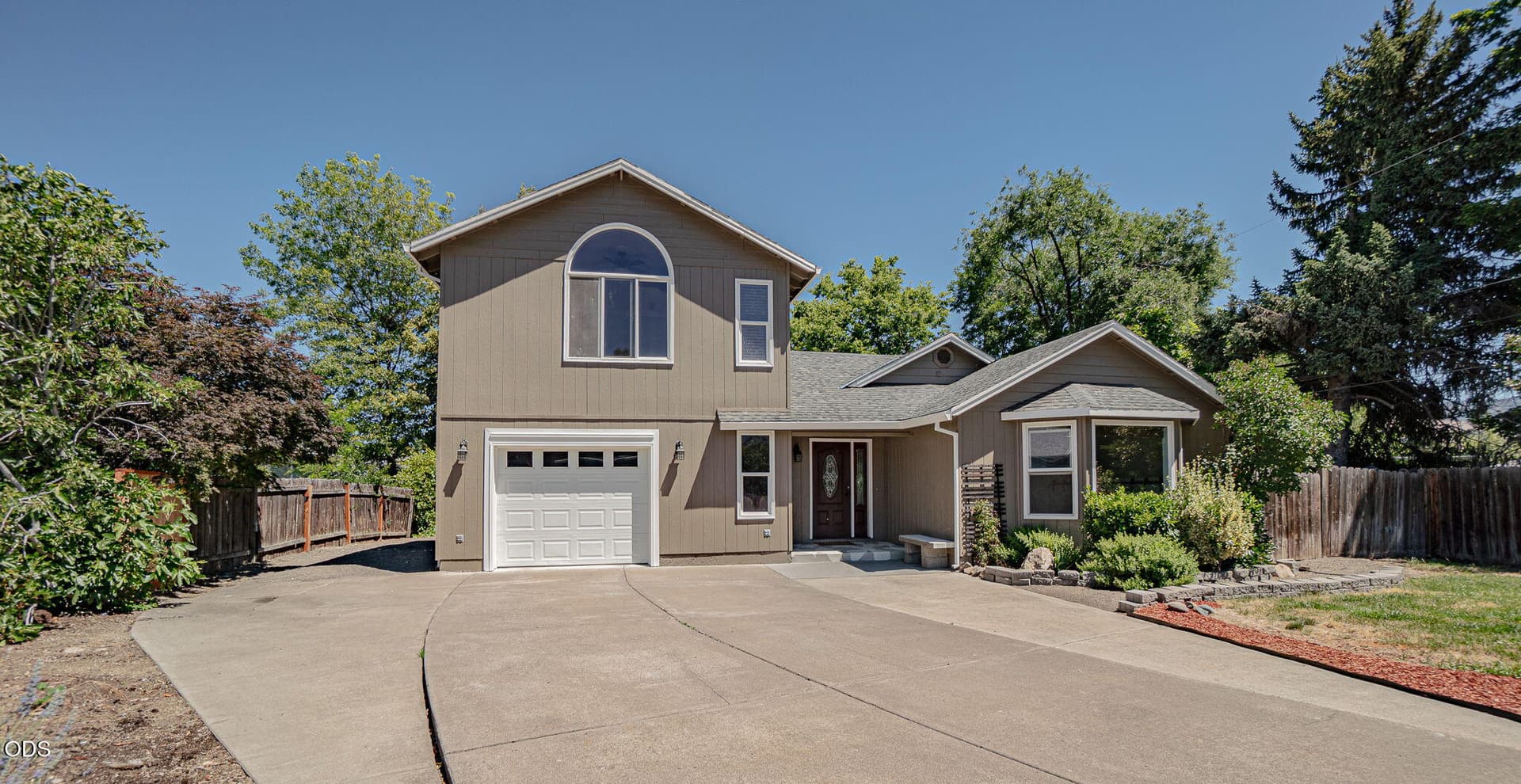 Front. Photo 1 of 24, 171 Peggy Lane, Talent, OR 97540