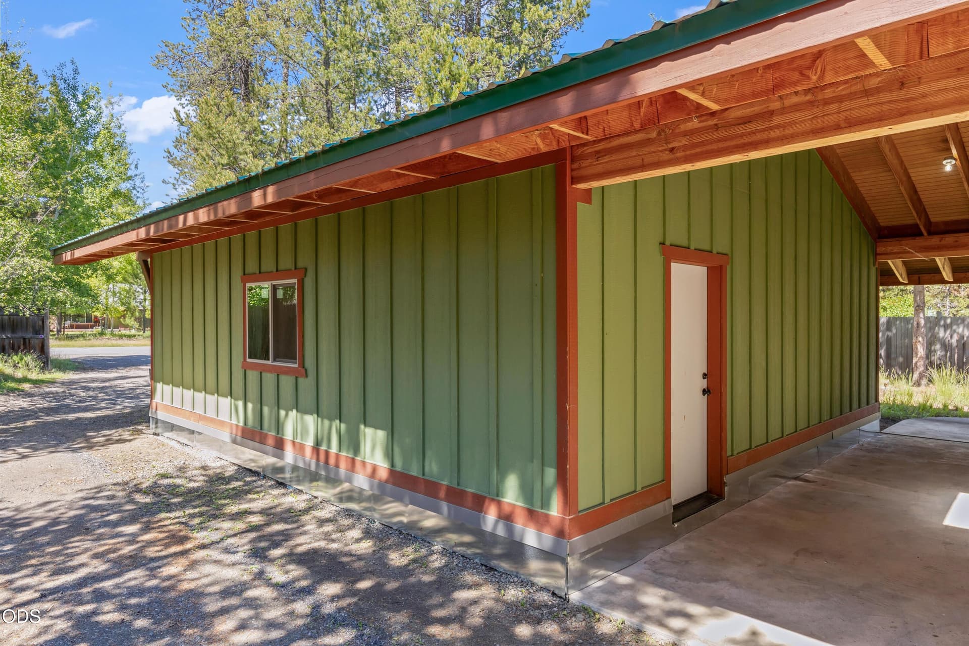 31. Photo 3 of 38, 17283 Kingfisher Drive, Bend, OR 97707