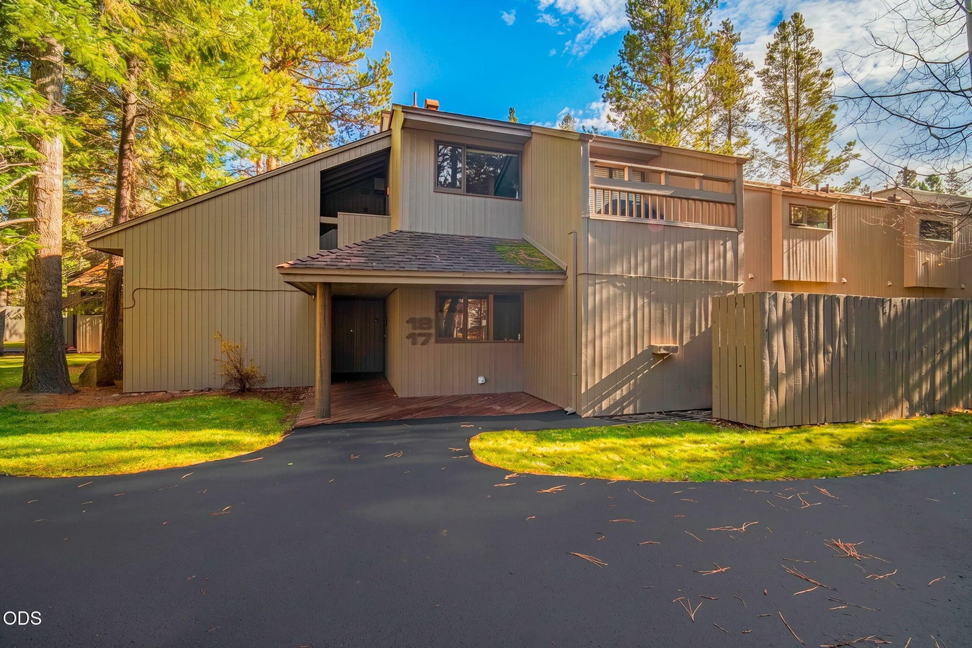 1-web-or-mls-18 Meadow House-1 - Copy -. Photo 1 of 38, 57218 Island Road Unit 18, Sunriver, OR 97707