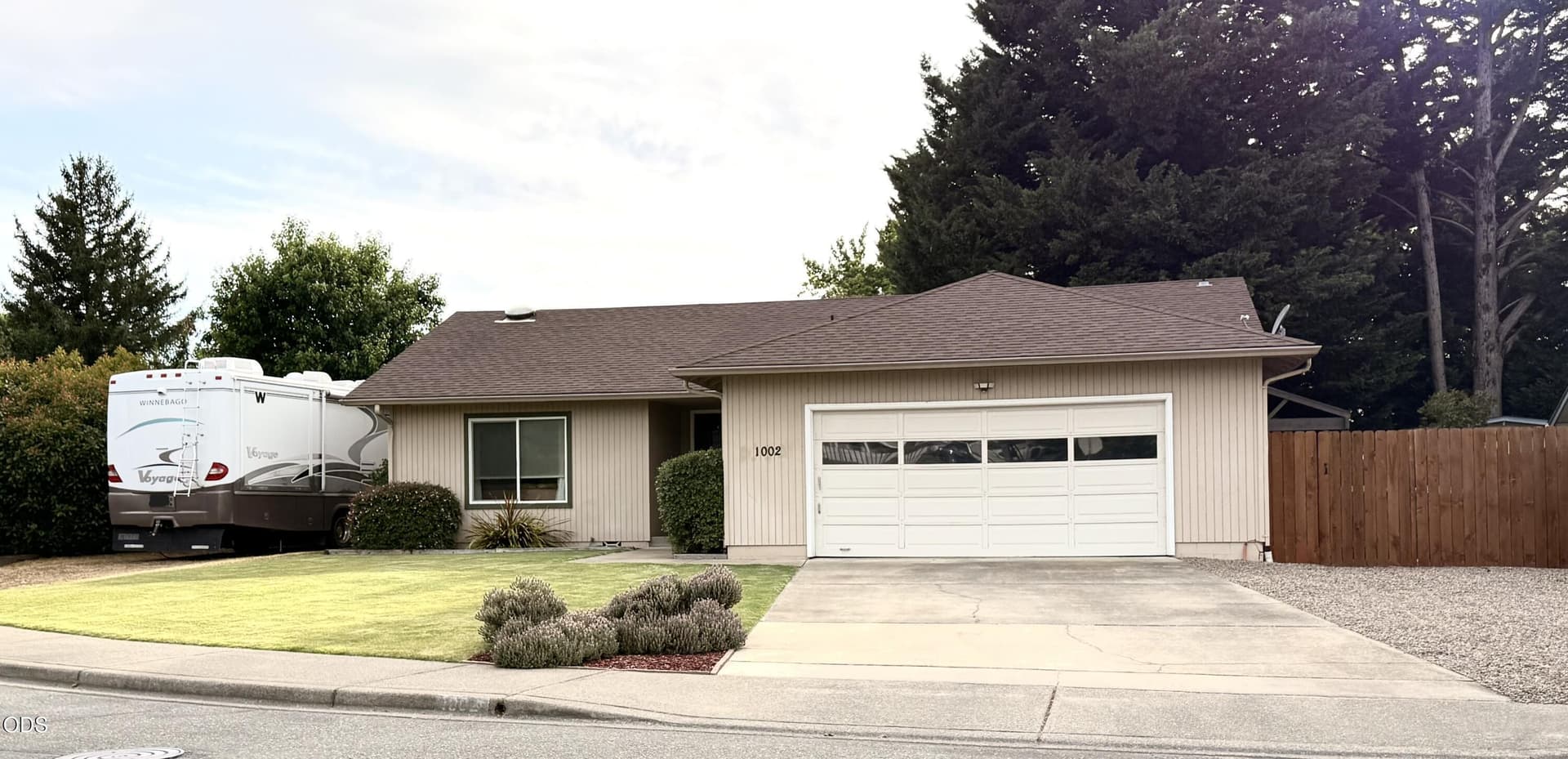 Front Of Home. Photo 1 of 23, 1002 Angler Lane, Grants Pass, OR 97527
