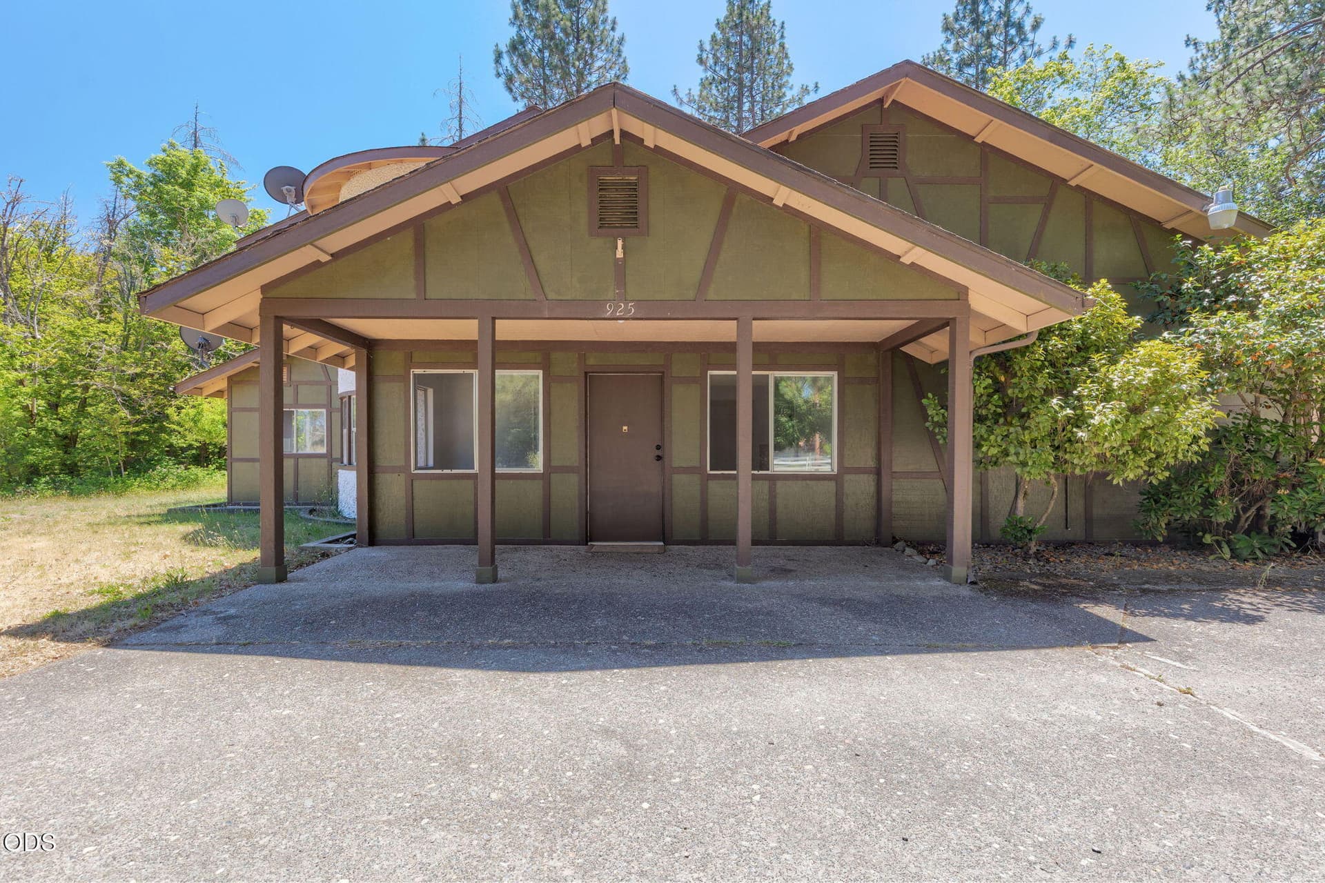 1-web-or-mls-925-meadow-view-dr. Photo 1 of 68, 925 Meadow View Drive, Williams, OR 97544