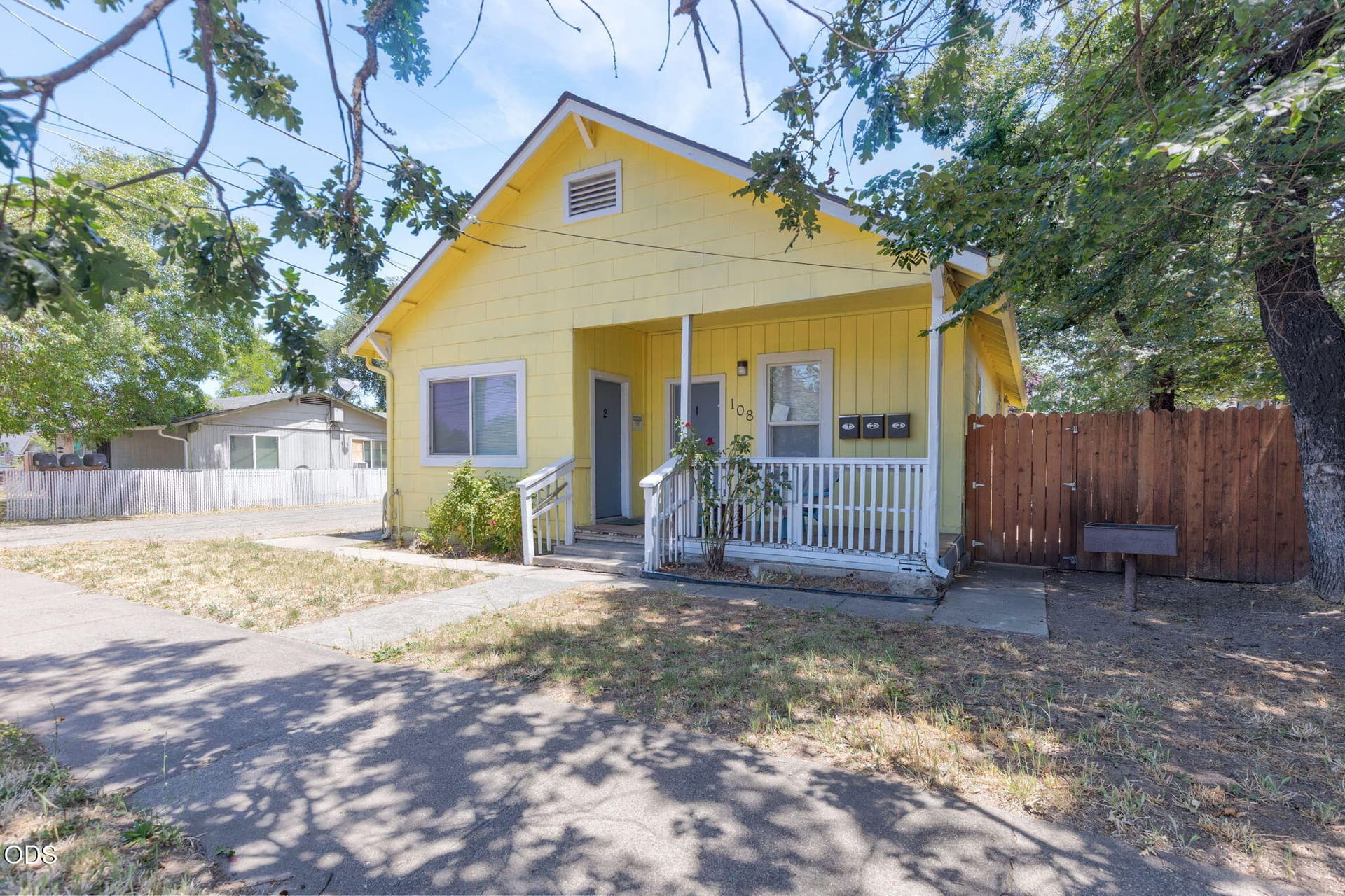 1. Photo 1 of 36, 108 N Columbus Avenue, Medford, OR 97501
