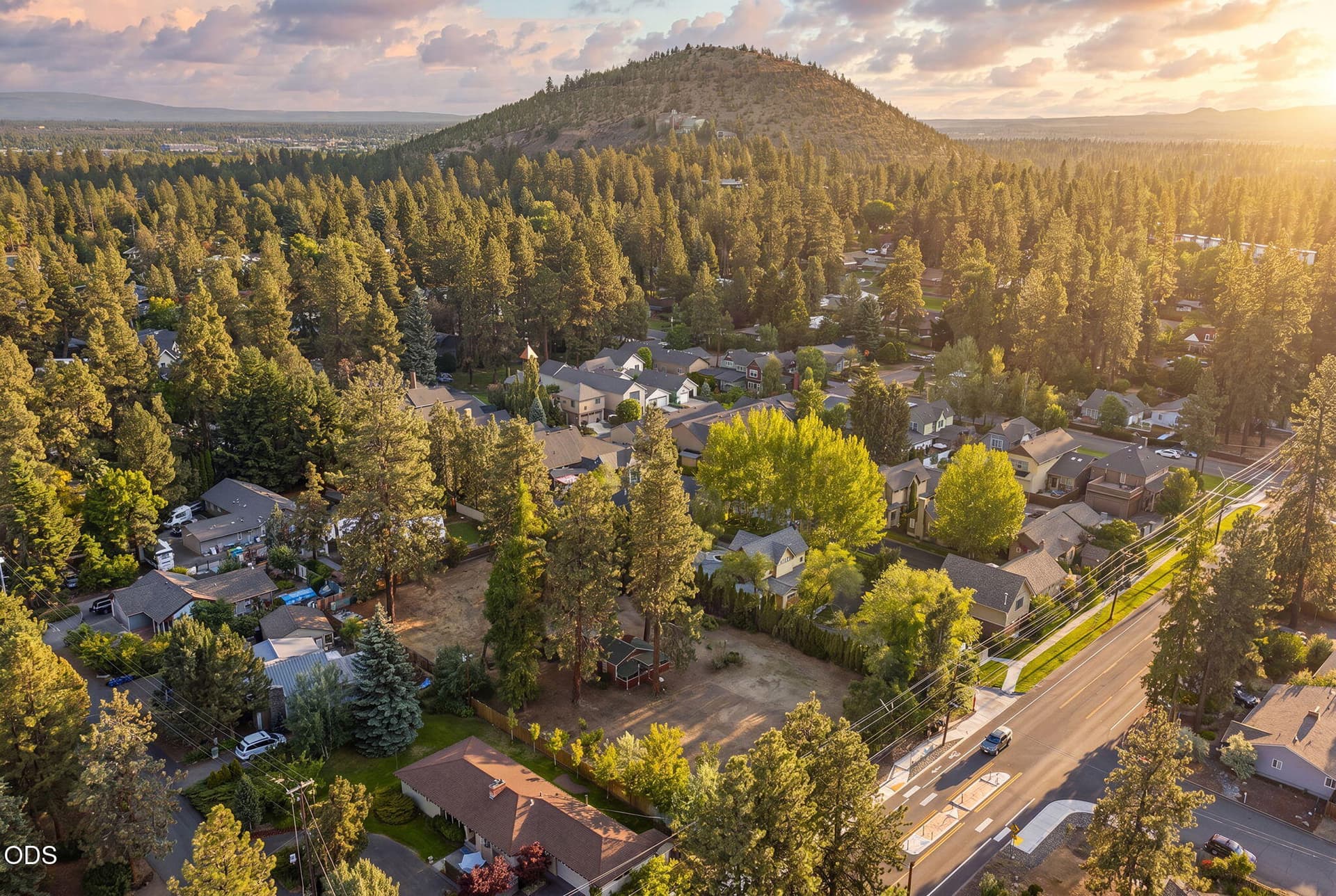 1. Photo 4 of 15, 1920 NE 8th Street, Bend, OR 97701