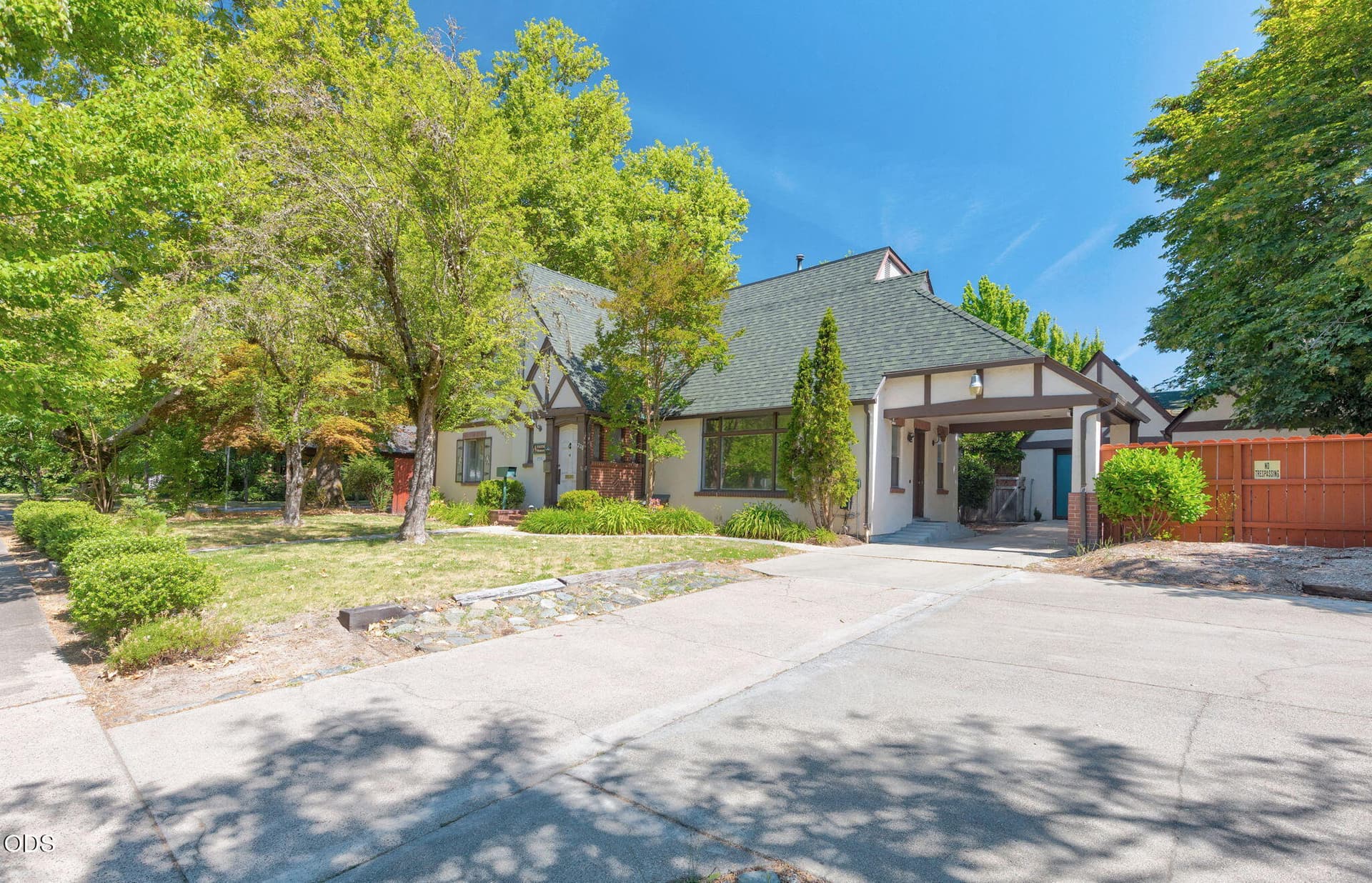 2-web-or-mls-220-nw-a-st. Photo 2 of 56, 220 NW A Street, Grants Pass, OR 97526