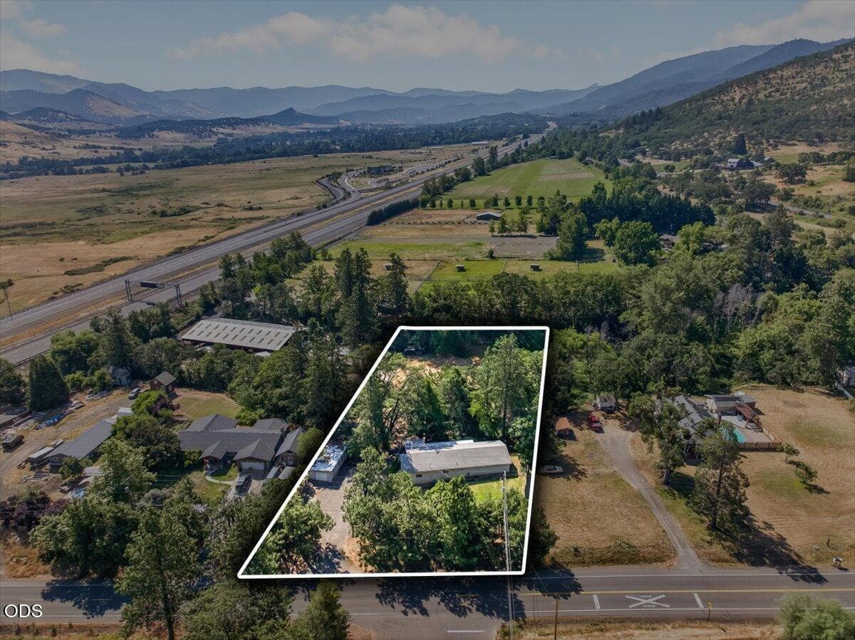41-45. Photo 3 of 54, 624 Crowson Road, Ashland, OR 97520