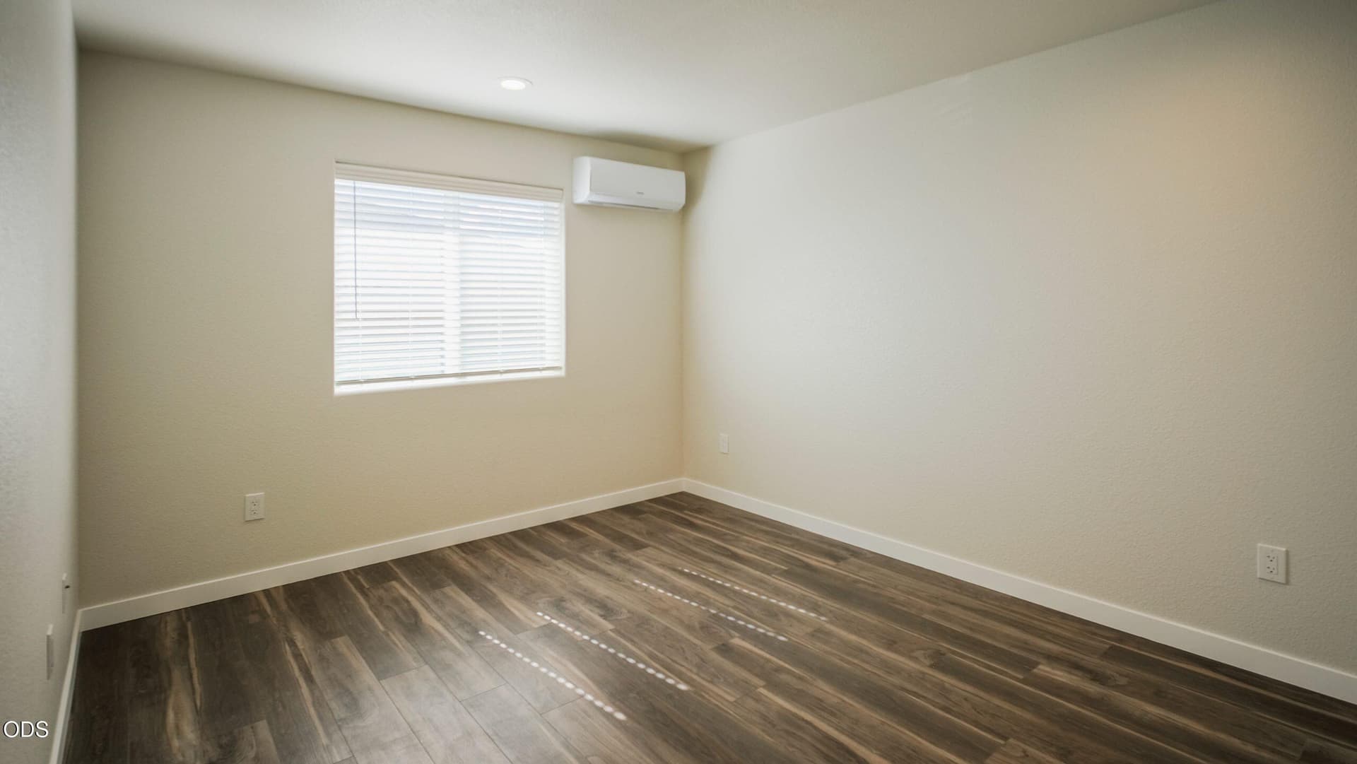04_11.second bedroom. Photo 5 of 21, 5499 Shalynn Drive, Klamath Falls, OR 97603