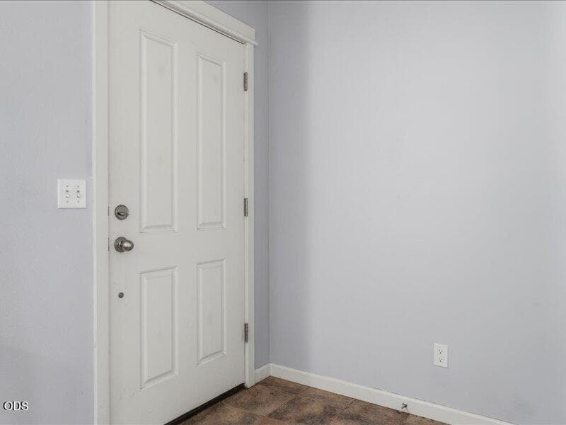 01-Entry. Photo 3 of 23, 16558 Daisy Place, La Pine, OR 97739