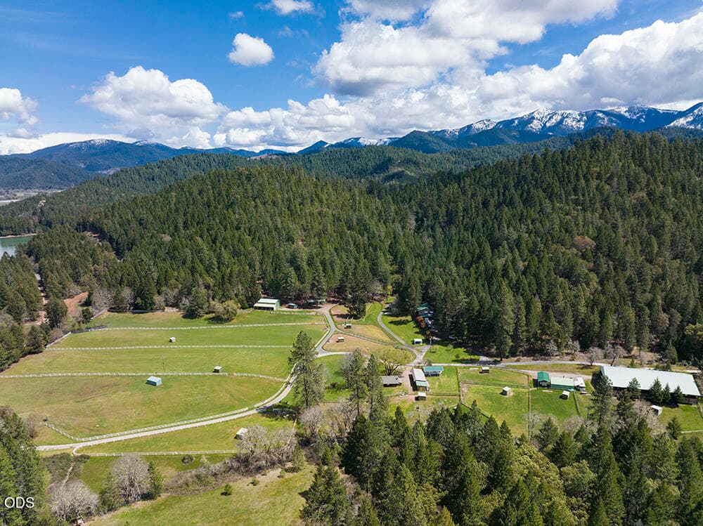 3. Photo 3 of 73, 910 Reeves Creek Road, Selma, OR 97538