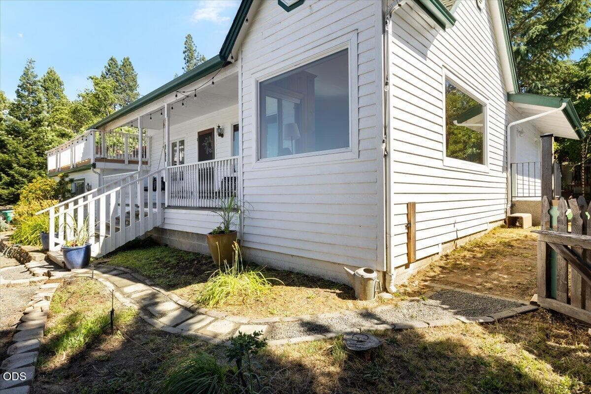 03-CI_6566. Photo 4 of 47, 1043 Thelma Way, Grants Pass, OR 97527