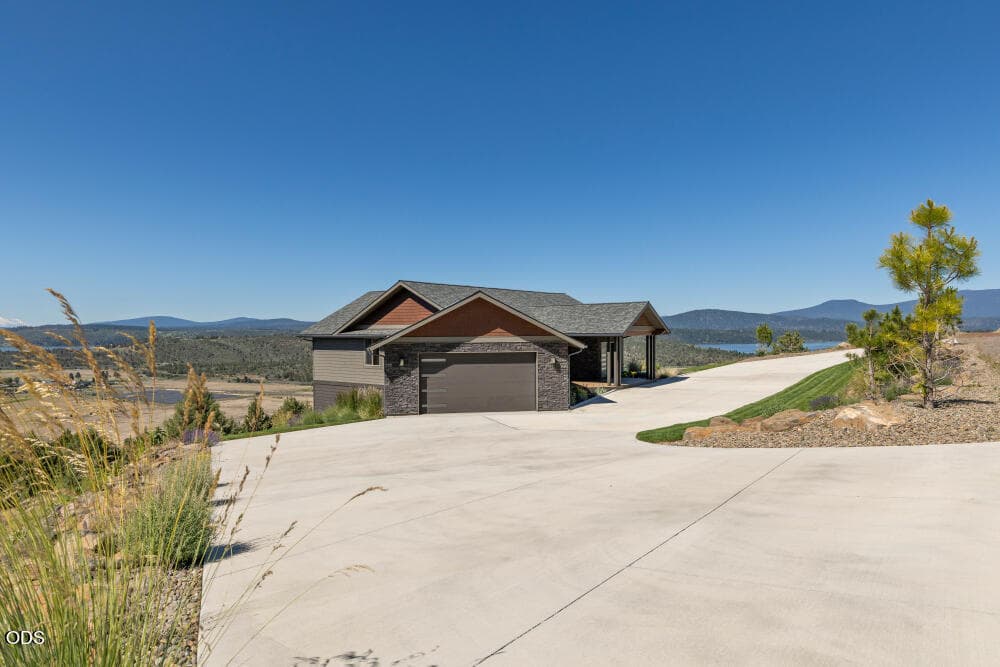 1. Photo 2 of 103, 7306 Hanks Marsh Vista, Klamath Falls, OR 97601
