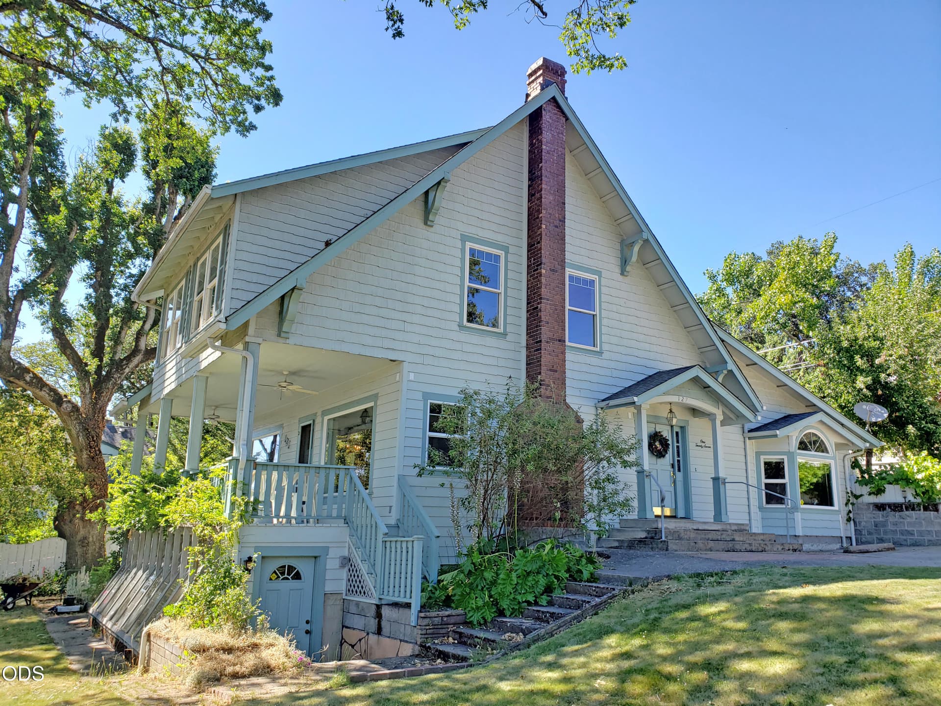 Front. Photo 1 of 66, 127 4th Avenue, Gold Hill, OR 97525