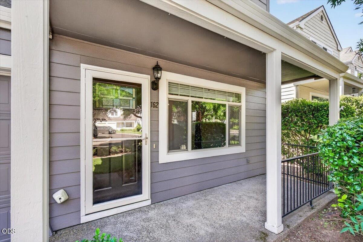 04-4. Photo 4 of 36, 162 Crocker Street, Ashland, OR 97520