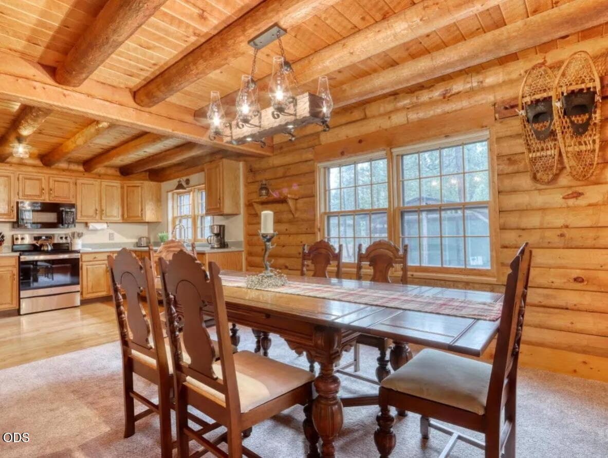 sugar pine dining and kitchen. Photo 4 of 20, 14887 S Sugar Pine Way, La Pine, OR 97739