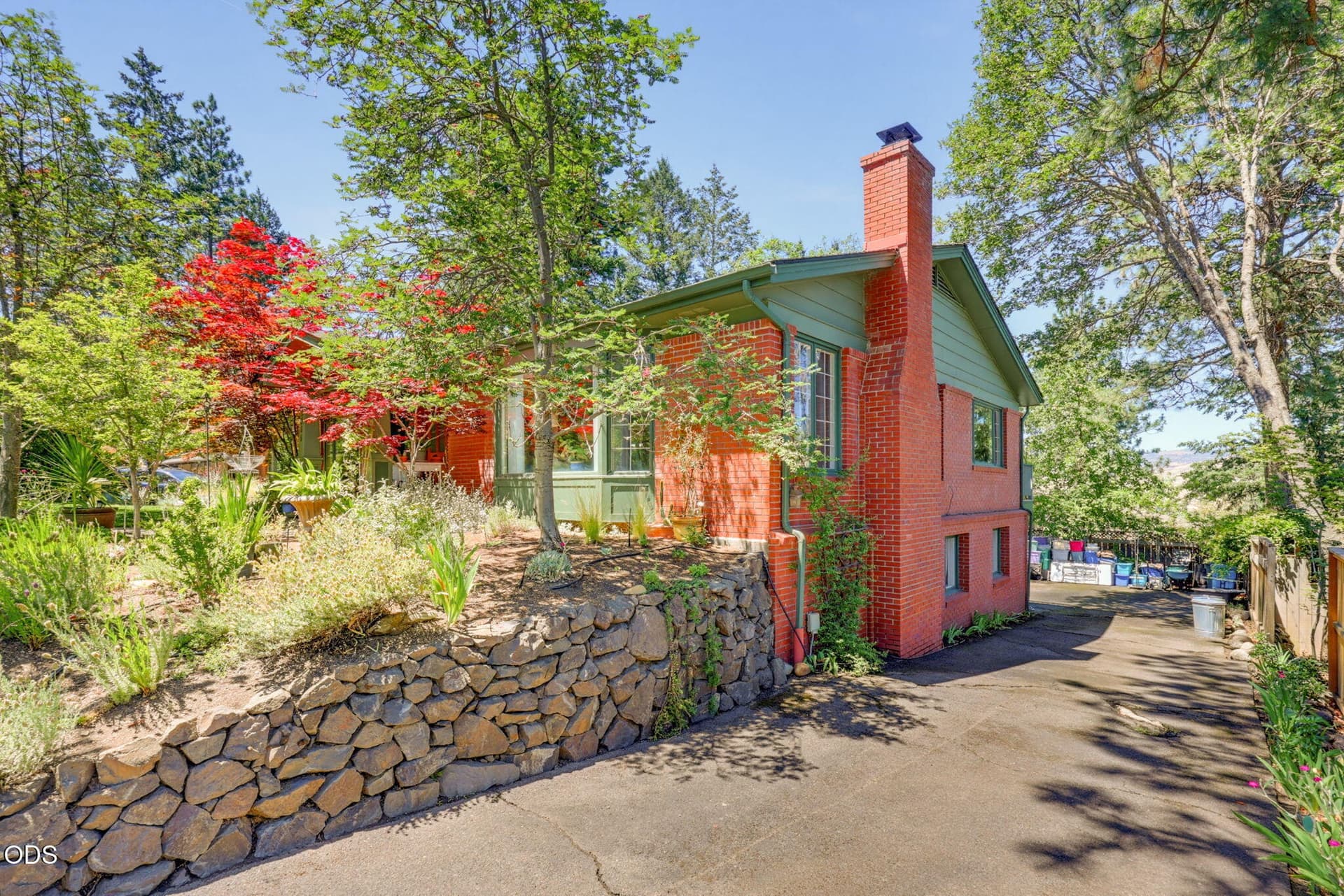 ApxPW00007. Photo 4 of 47, 1365 Ponderosa Drive, Ashland, OR 97520
