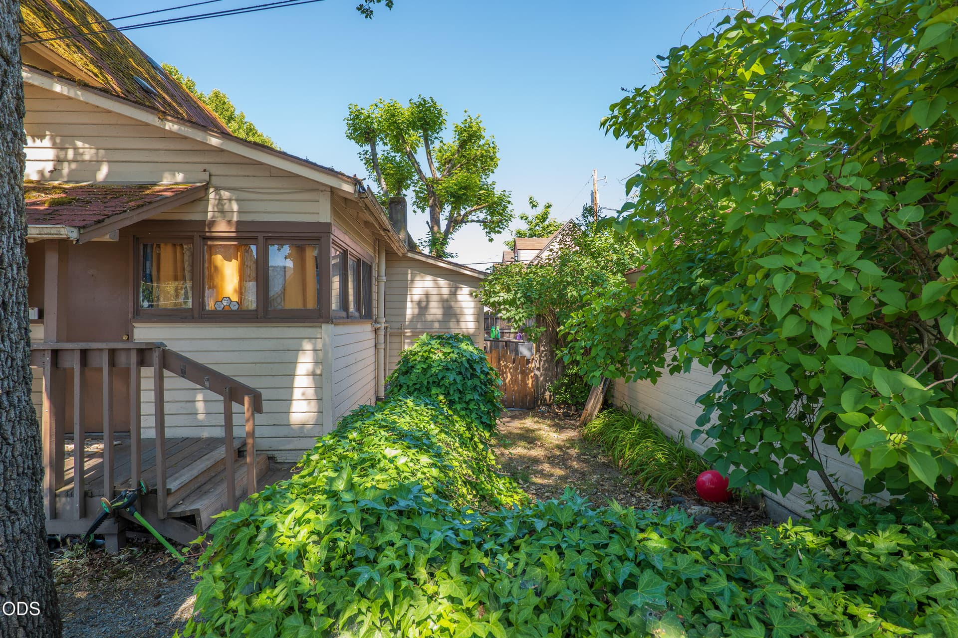 324NEDSt-004. Photo 4 of 10, 324 NE D Street, Grants Pass, OR 97526