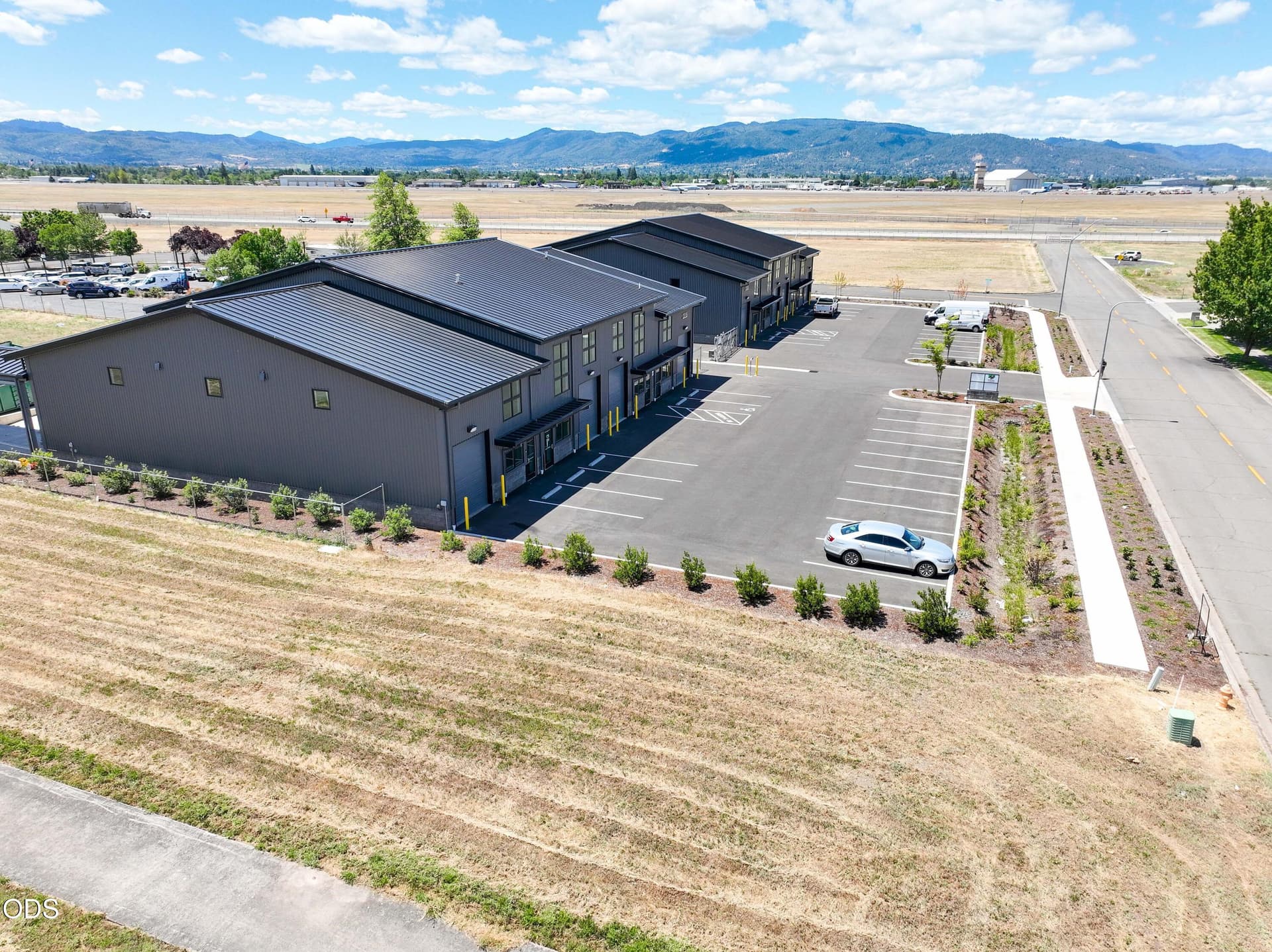 003. Photo 3 of 12, 2016 Commerce Drive, Medford, OR 97504
