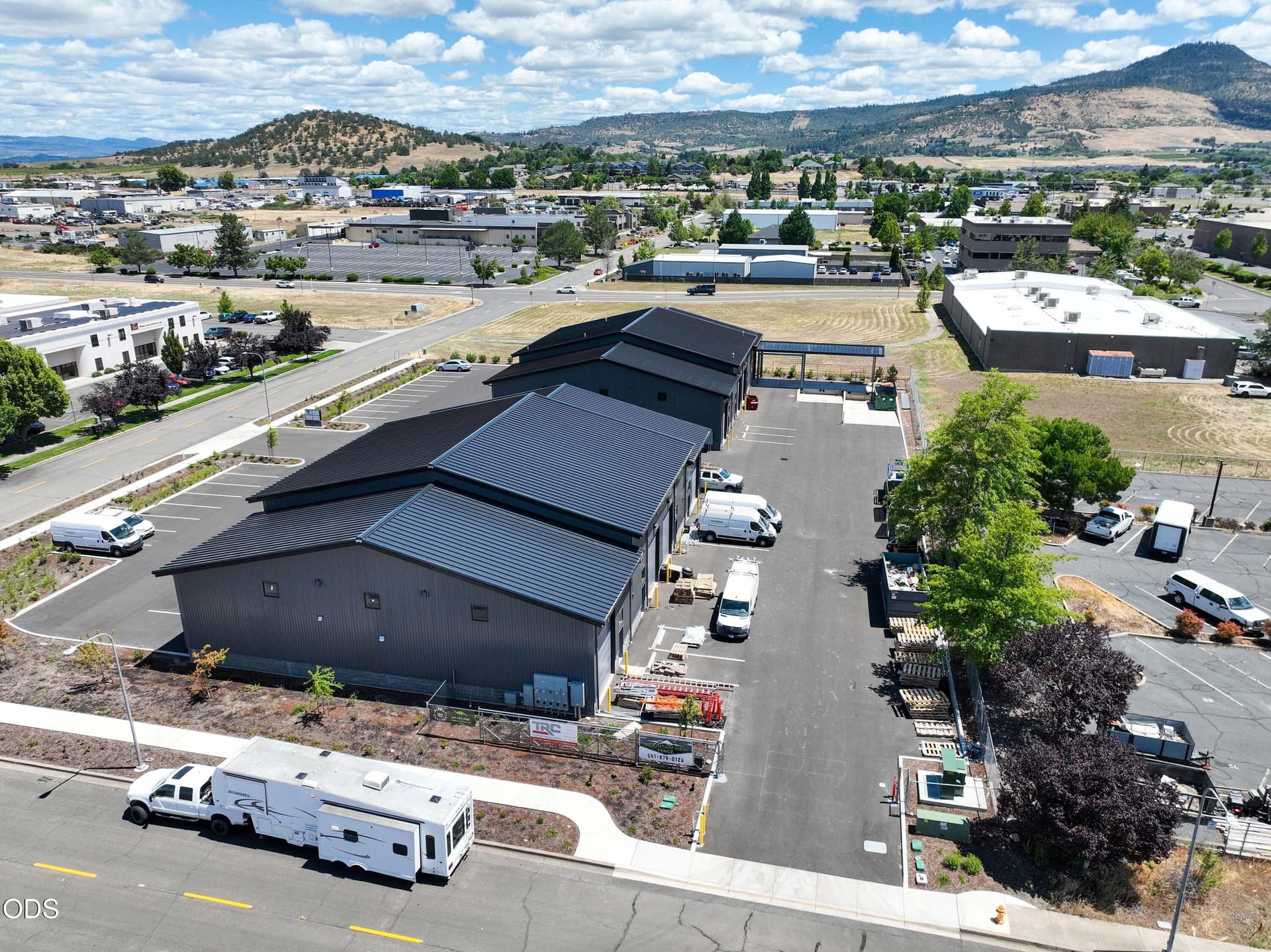 005. Photo 5 of 12, 2016 Commerce Drive, Medford, OR 97504