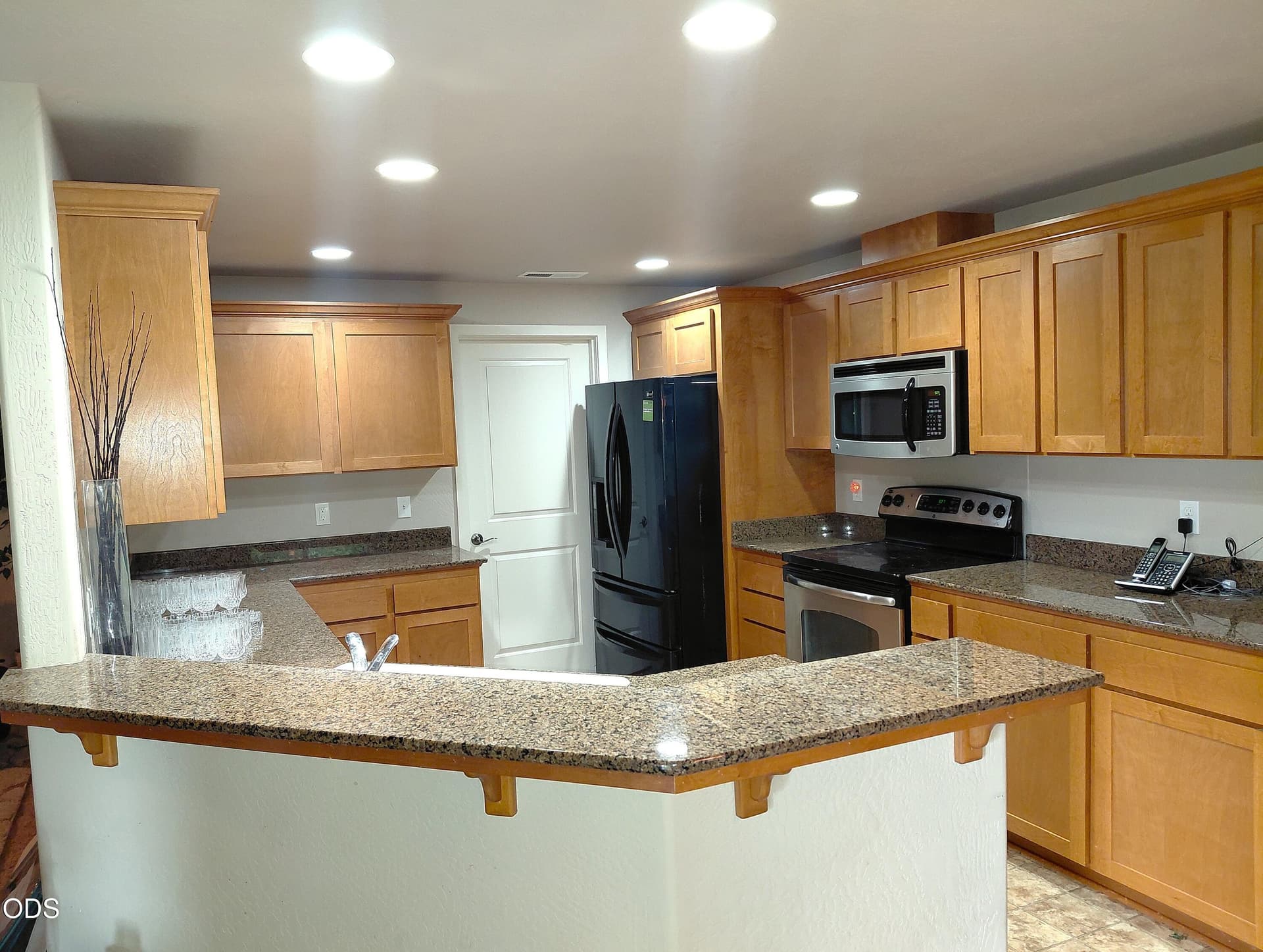 NE_Kitch_002. Photo 5 of 12, 3272 Nellie Ettinger Lane, Medford, OR 97504