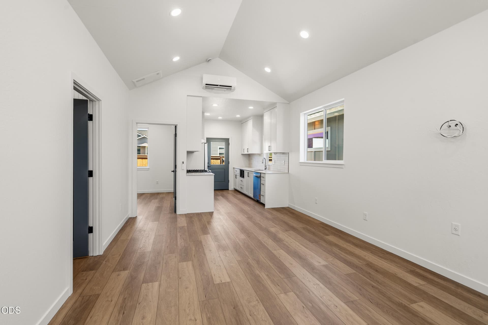 3_198-gangnes-dr-03. Photo 5 of 28, 204 Gangnes Drive, Talent, OR 97540
