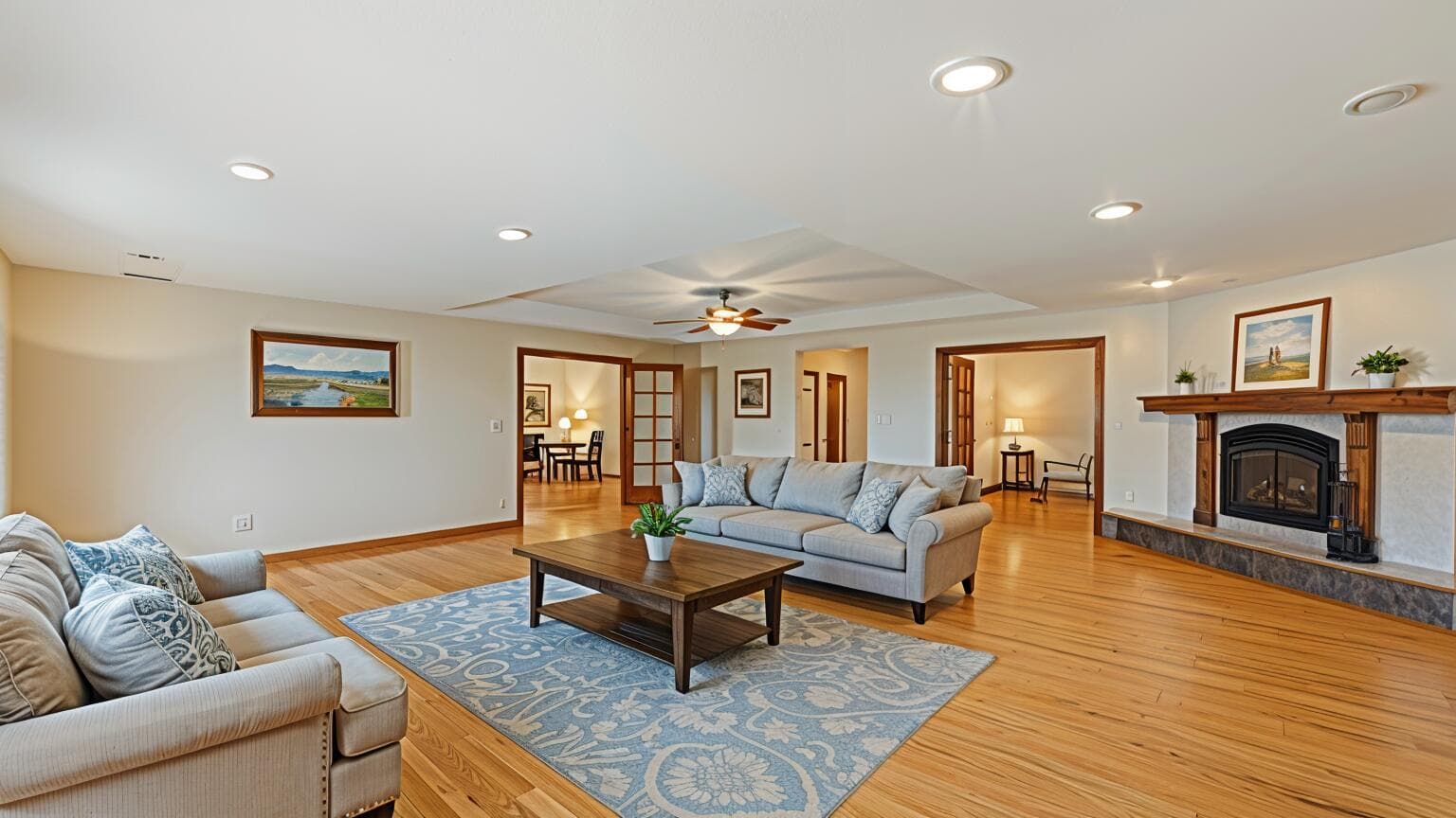 Living room. Photo 5 of 26, 5118 Williams Highway, Grants Pass, OR 97527
