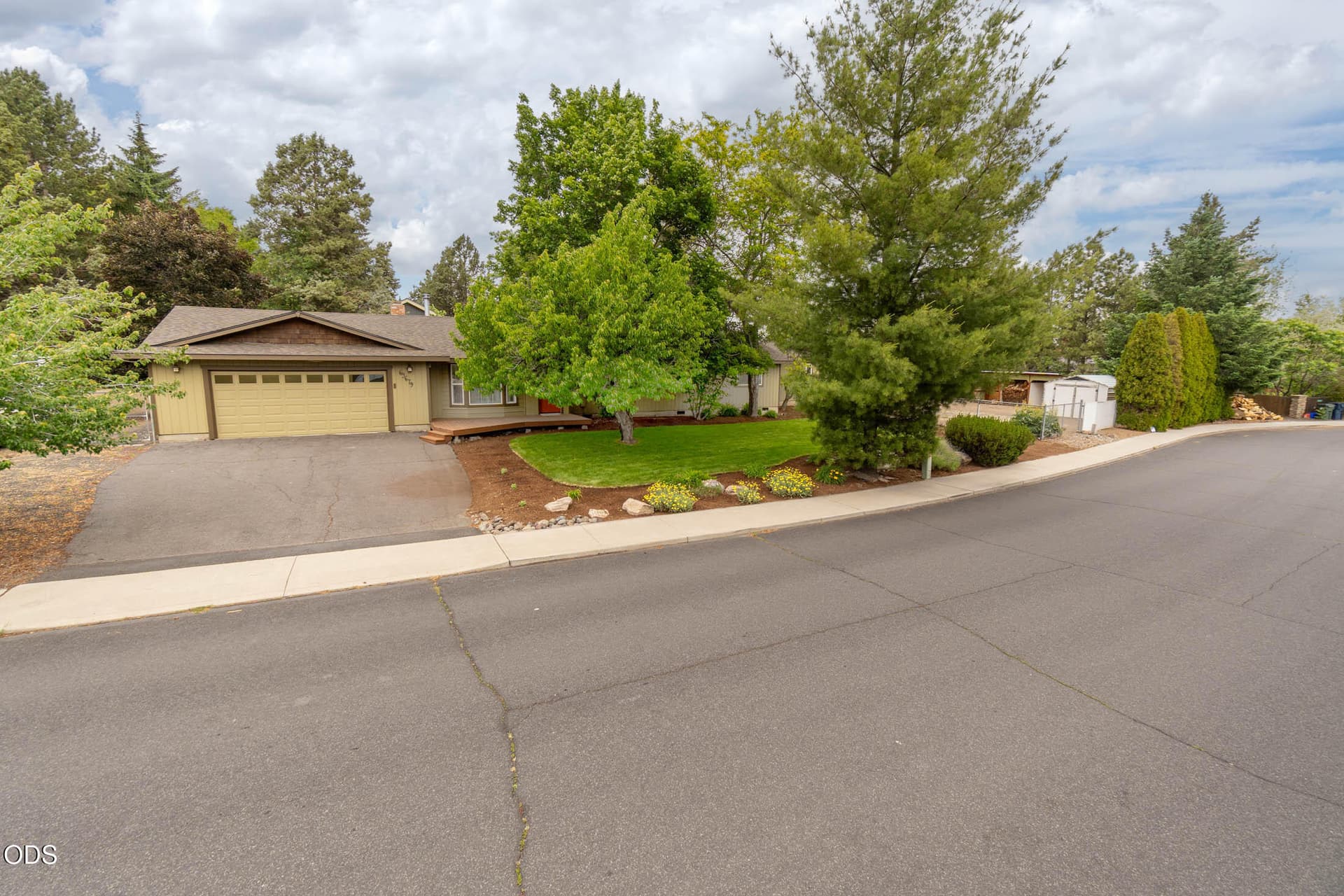 29 - 63679 High Standard Dr_0076. Photo 2 of 29, 63679 High Standard Drive, Bend, OR 97701
