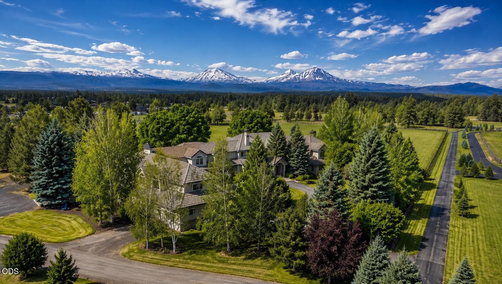 Luxury Equestrian Property for Sale. Photo 1 of 62, 67480 Cloverdale Road, Bend, OR 97703