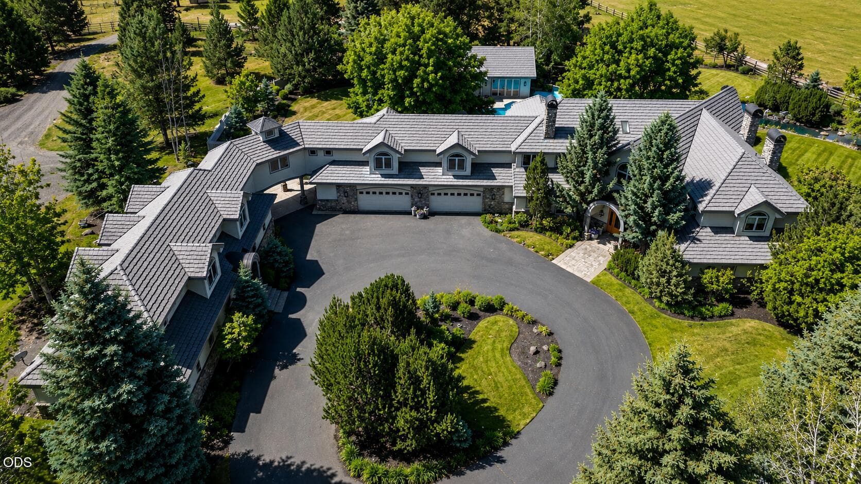 high end property for sale oregon three. Photo 2 of 62, 67480 Cloverdale Road, Bend, OR 97703