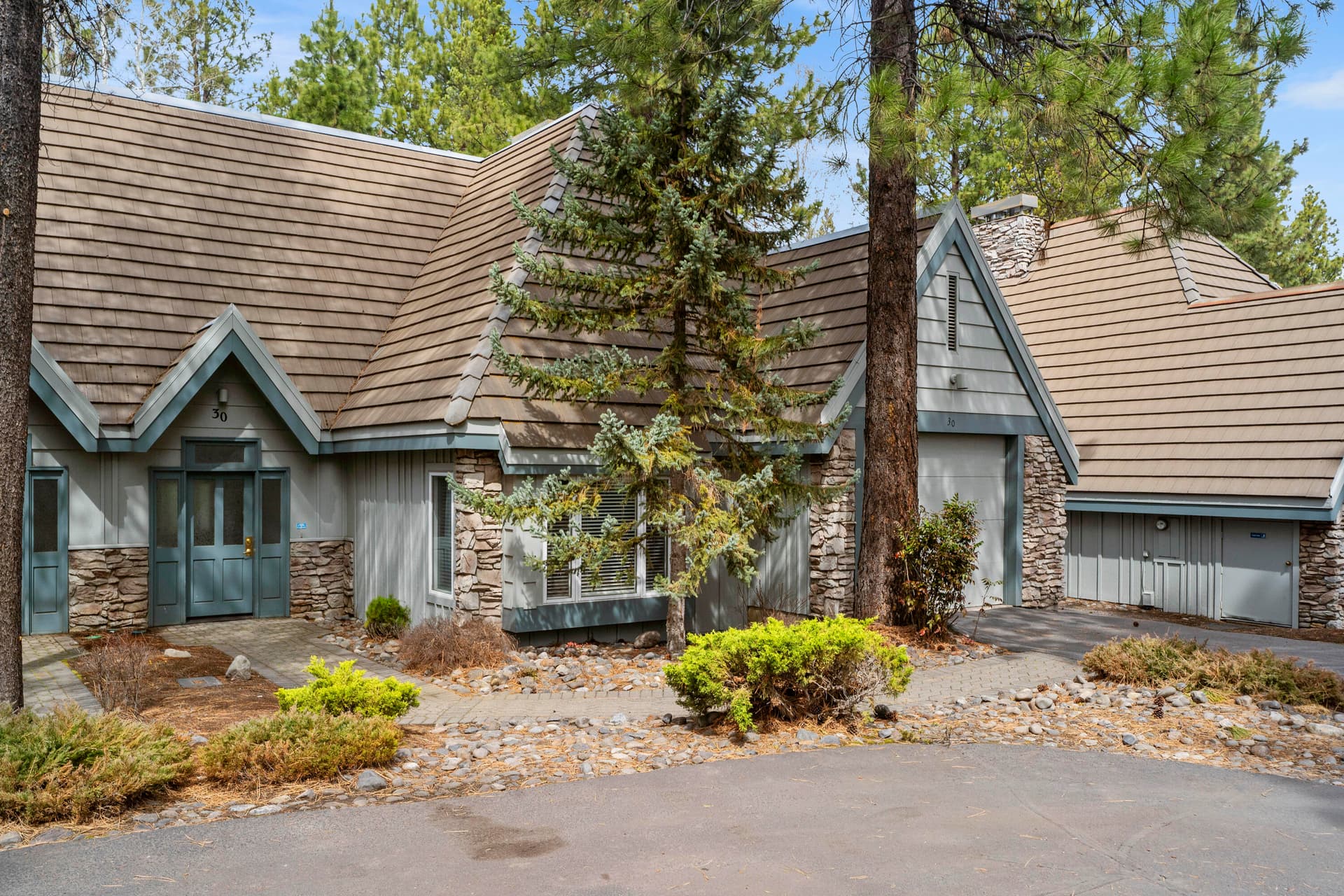 DSC00233. Photo 2 of 23, 57062 Peppermill Circle Unit 30-C, Sunriver, OR 97707