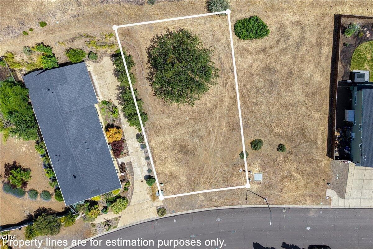 01-Property Lines. Photo 2 of 12, 4359 Vista Pointe Drive, Medford, OR 97504